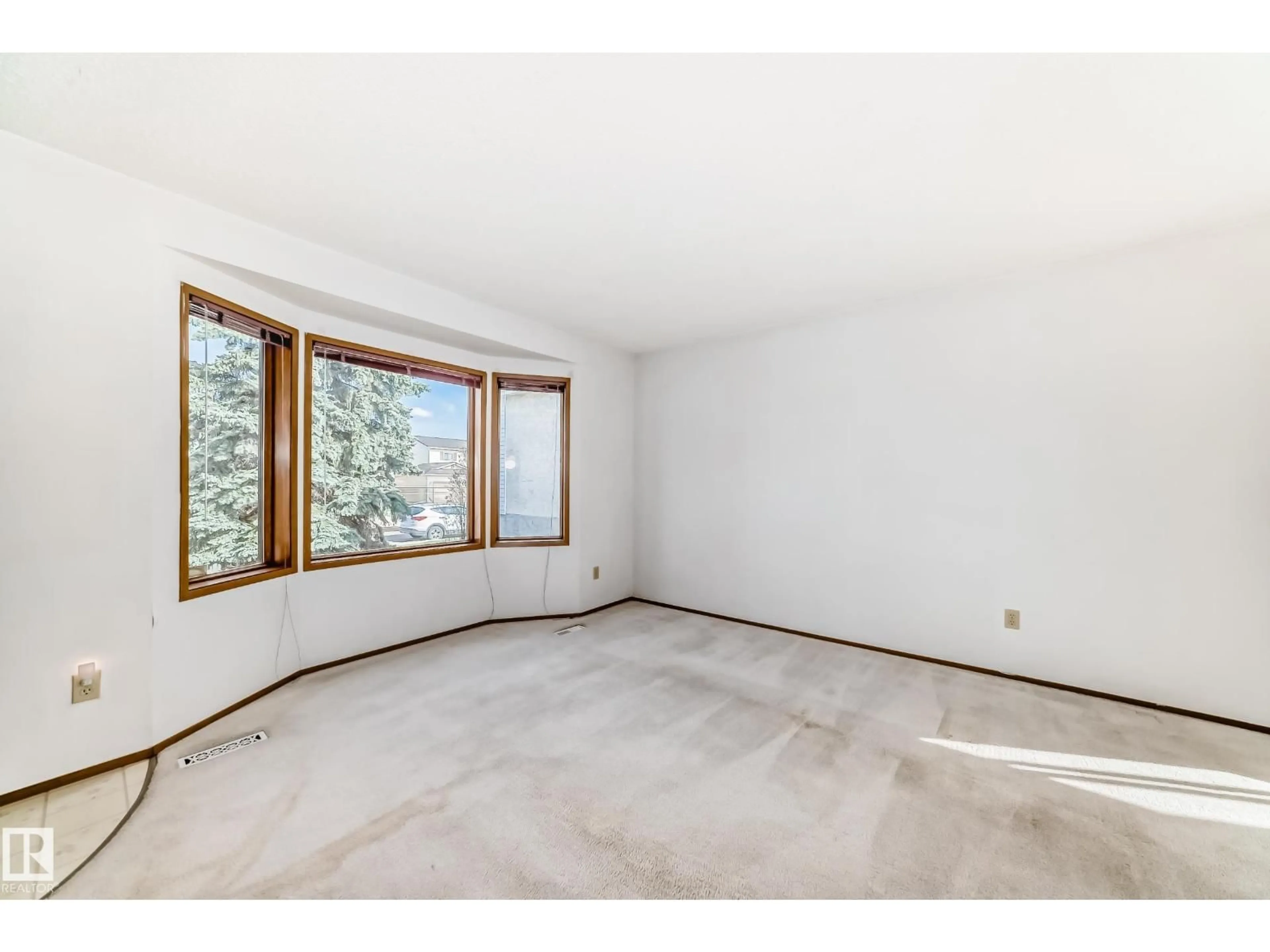 A pic of a room for 9528 189 ST, Edmonton Alberta T5T5L3