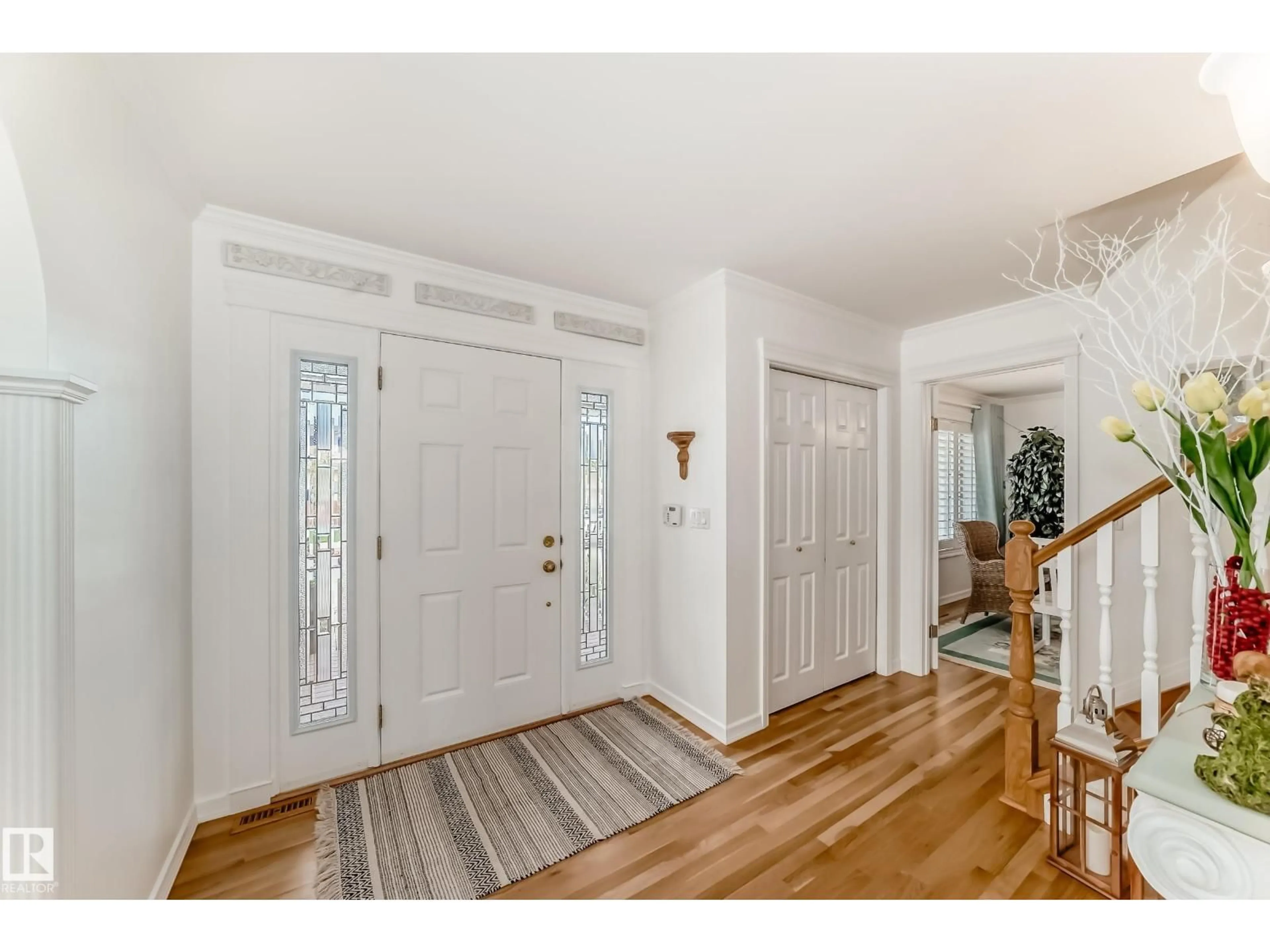 Indoor entryway for 11115 44 ST, Edmonton Alberta T5W0W1