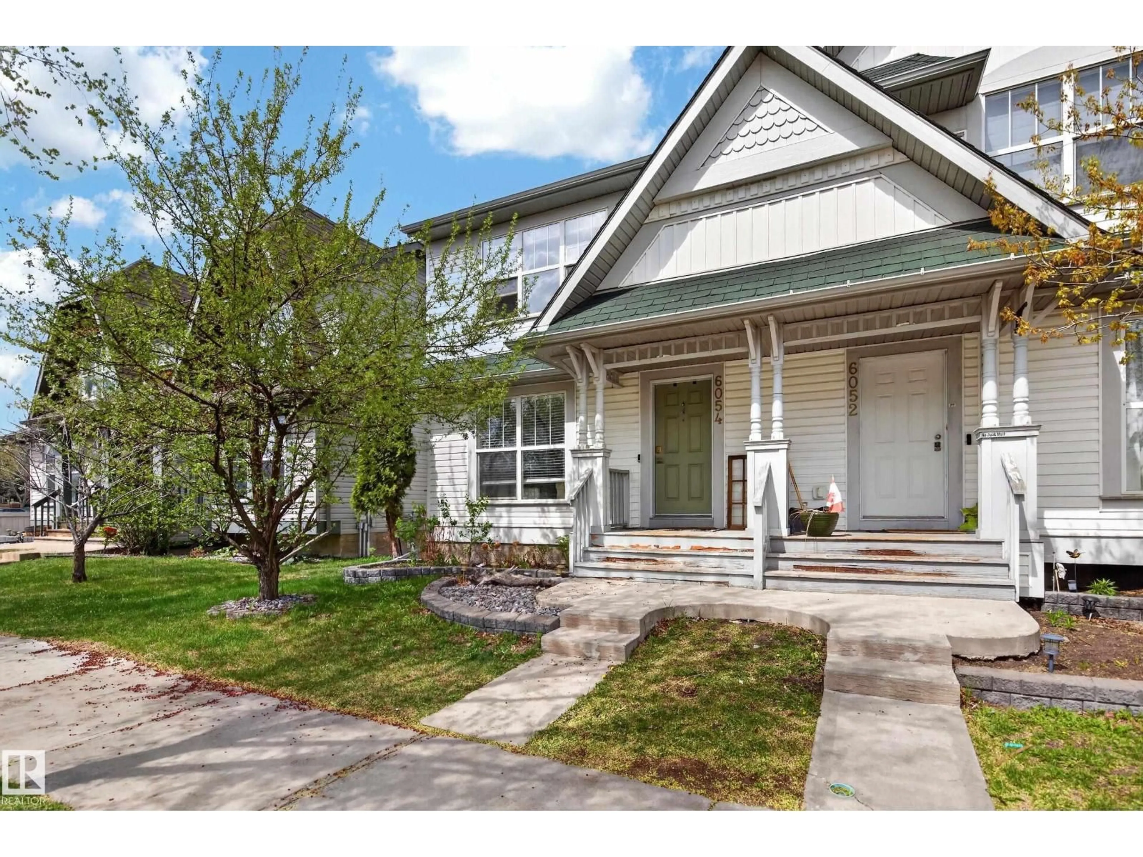 Home with vinyl exterior material, street for 6054 SOUTH TERWILLEGAR BV, Edmonton Alberta T6R0K6