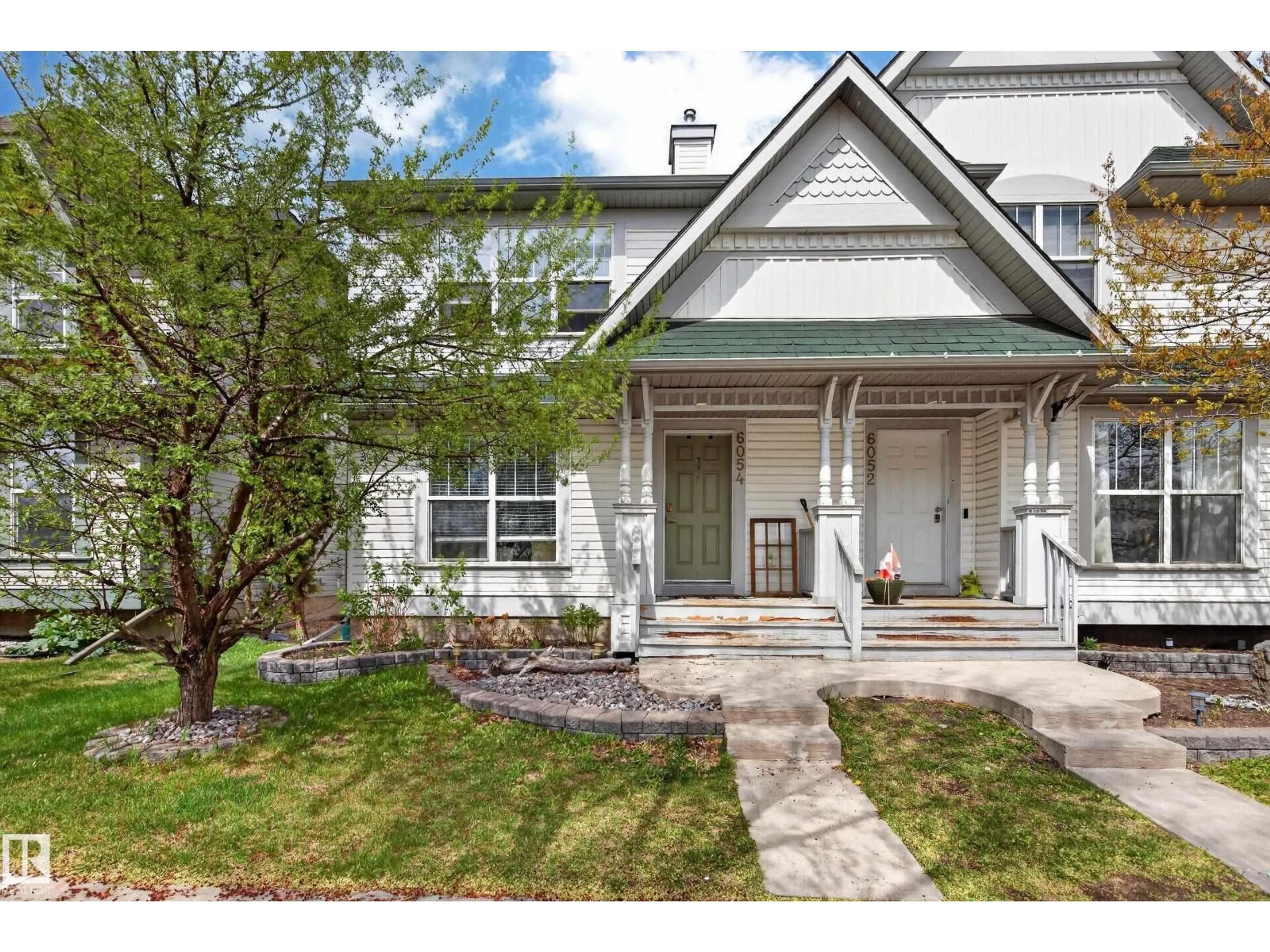 Home with vinyl exterior material, street for 6054 SOUTH TERWILLEGAR BV, Edmonton Alberta T6R0K6
