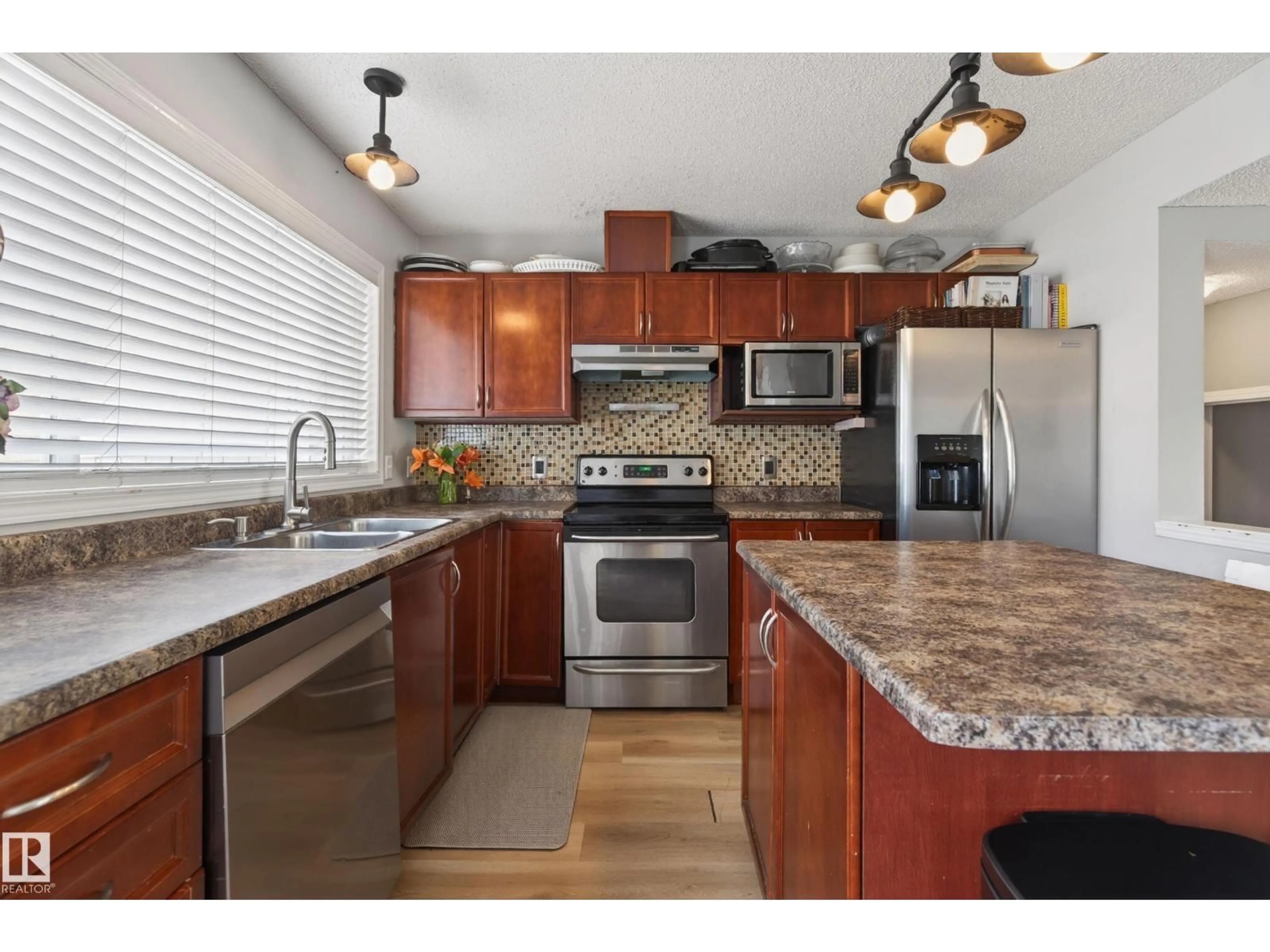 Open concept kitchen, unknown for 6054 SOUTH TERWILLEGAR BV, Edmonton Alberta T6R0K6