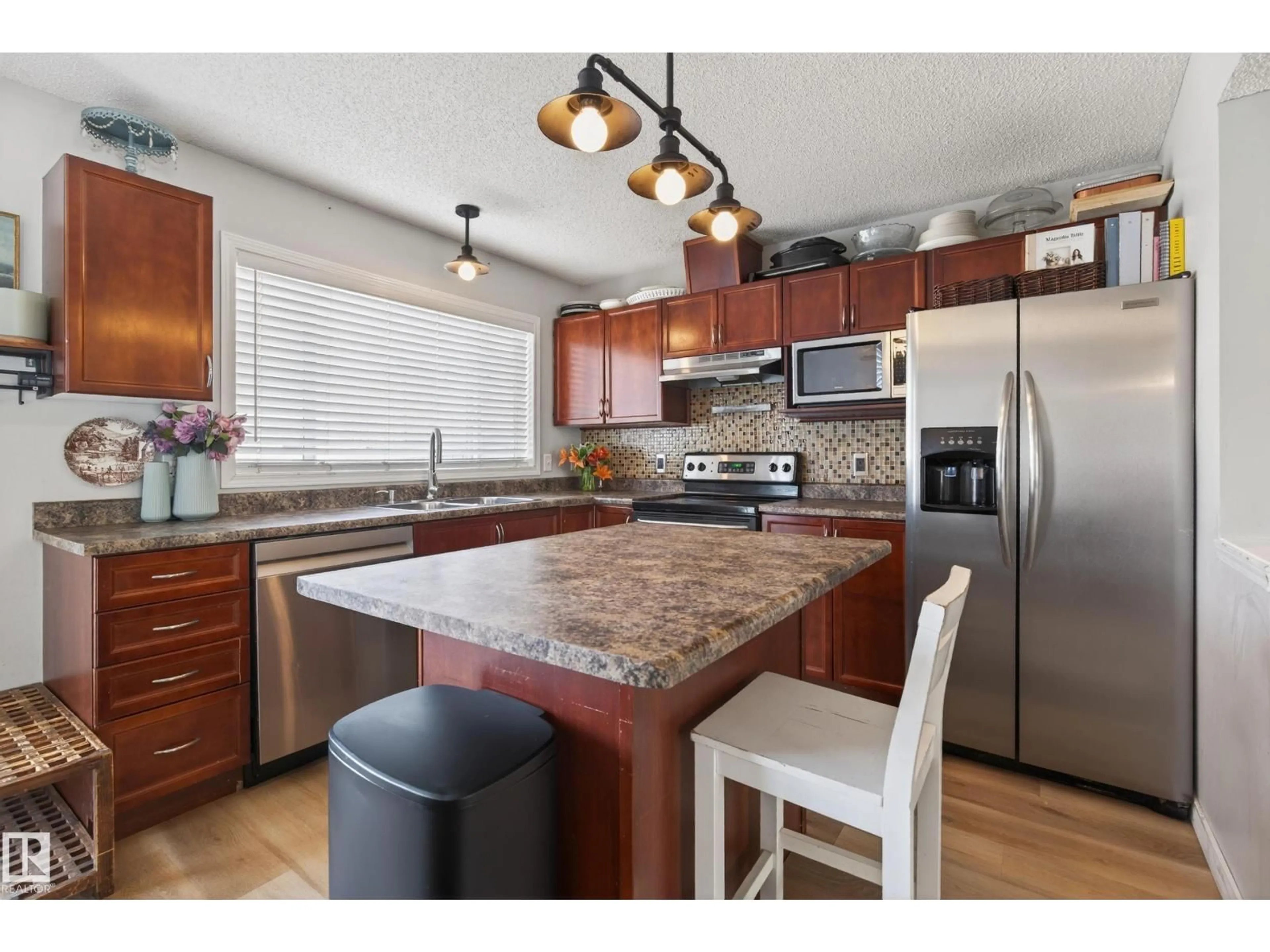 Open concept kitchen, unknown for 6054 SOUTH TERWILLEGAR BV, Edmonton Alberta T6R0K6