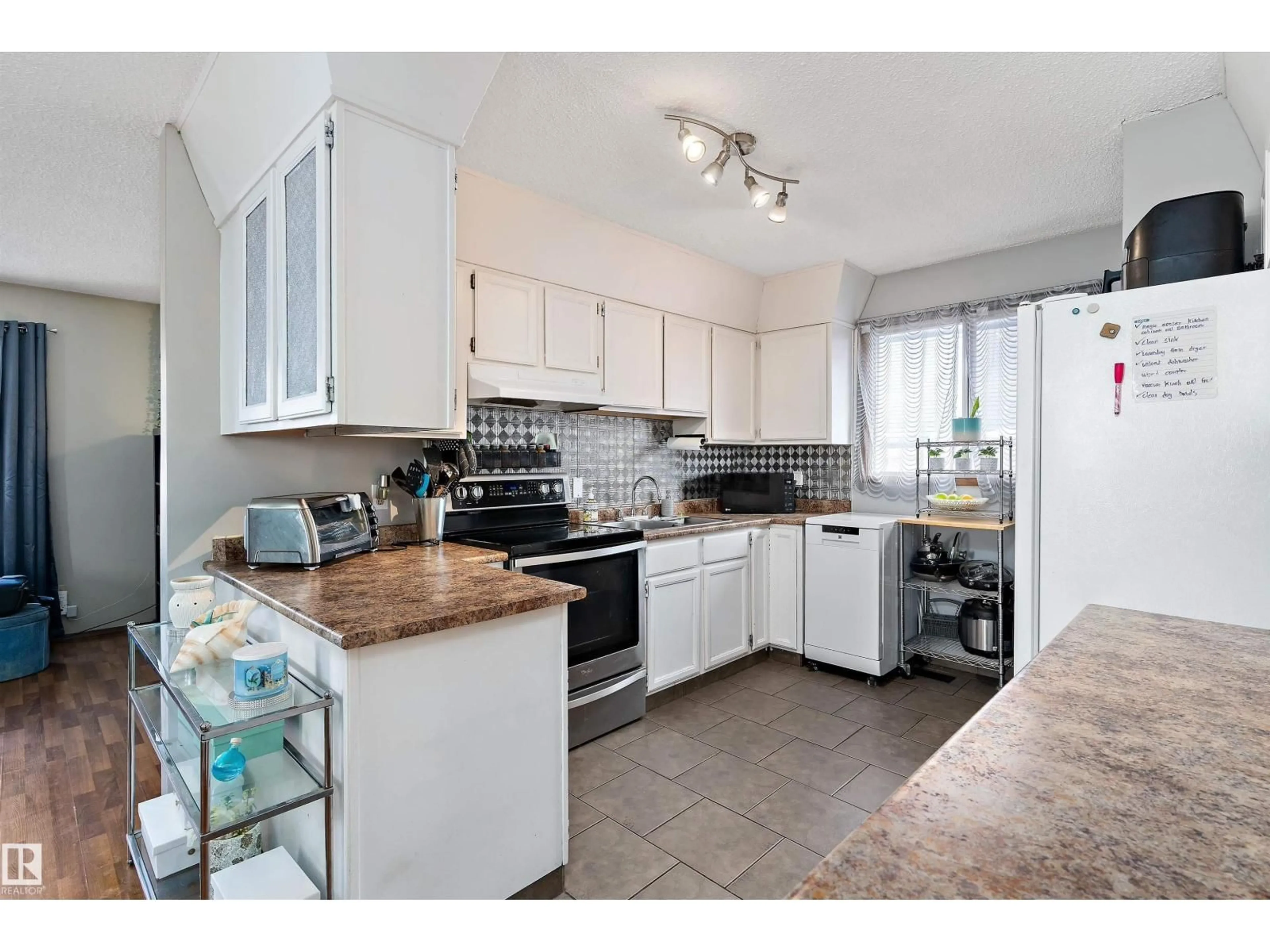 Unknown for NW - 12914 69 ST, Edmonton Alberta T5C0H2