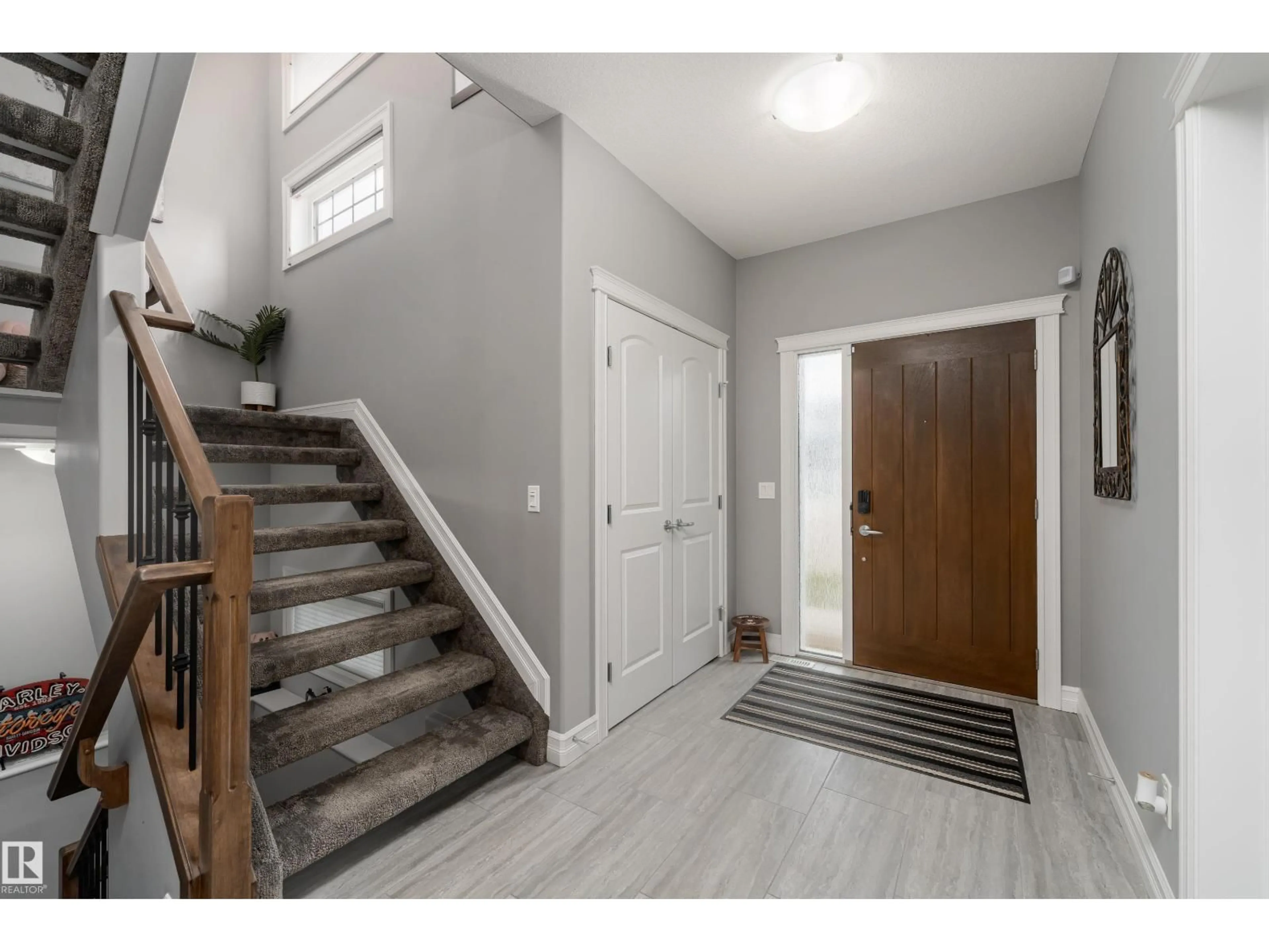 Indoor entryway for 49 WILSON CL, Fort Saskatchewan Alberta T8L0W7