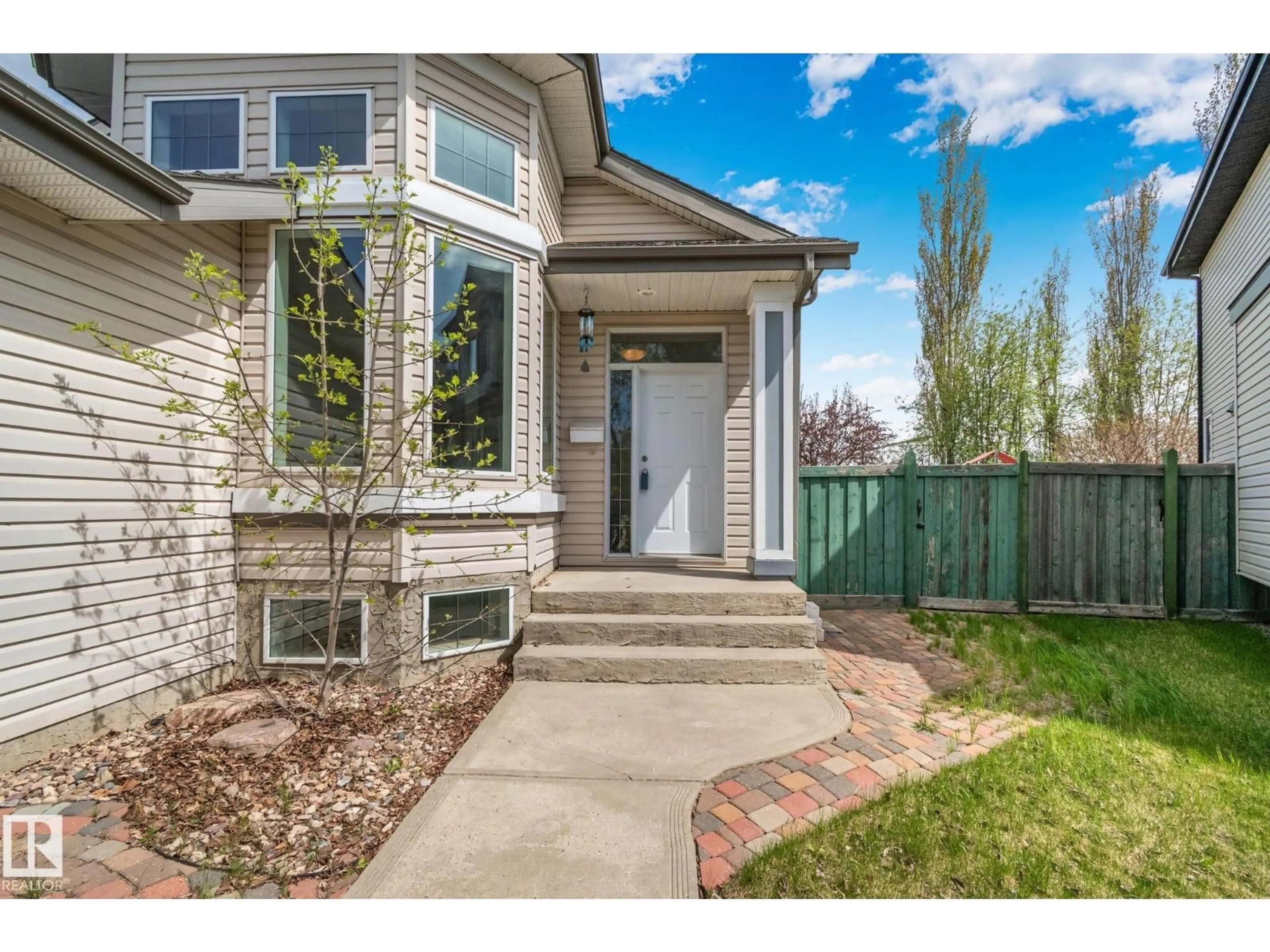 Unknown for 522 HUNTERS WY, Edmonton Alberta T6R2W1