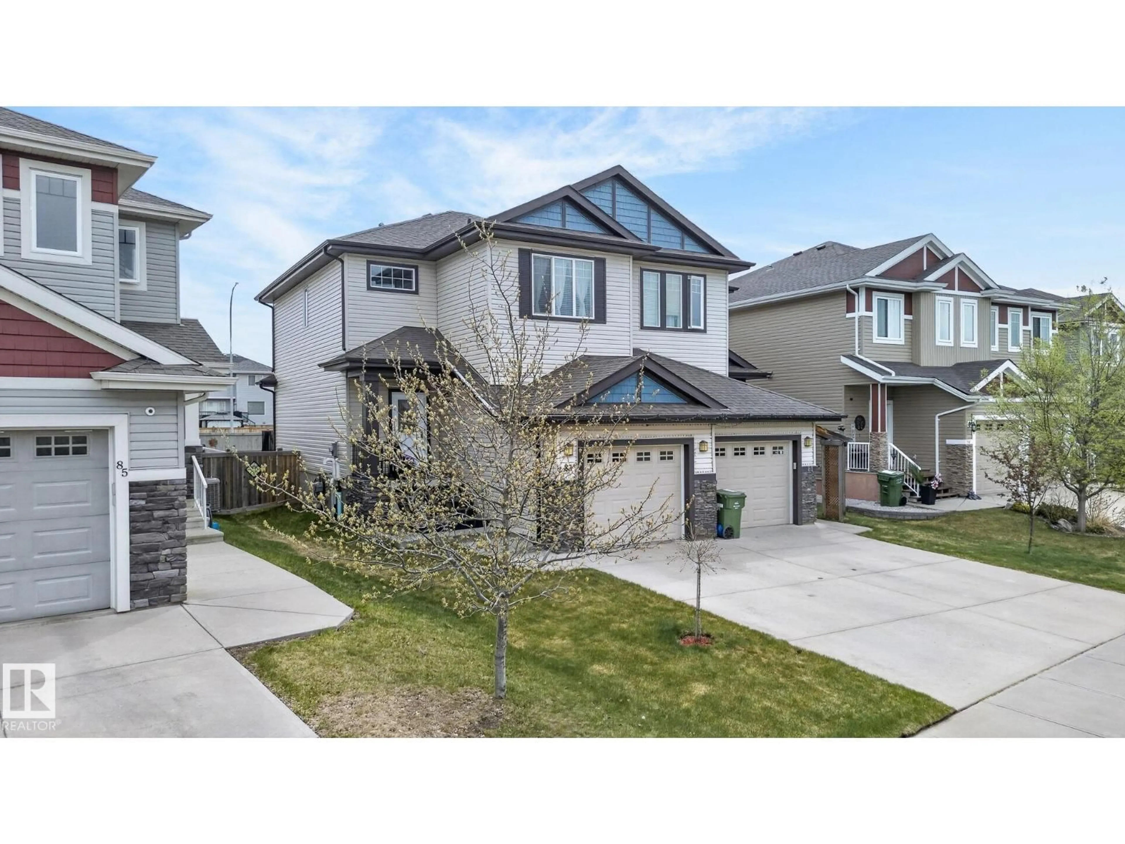 Home with vinyl exterior material, street for 83 SANDALWOOD PL, Leduc Alberta T9E8R4