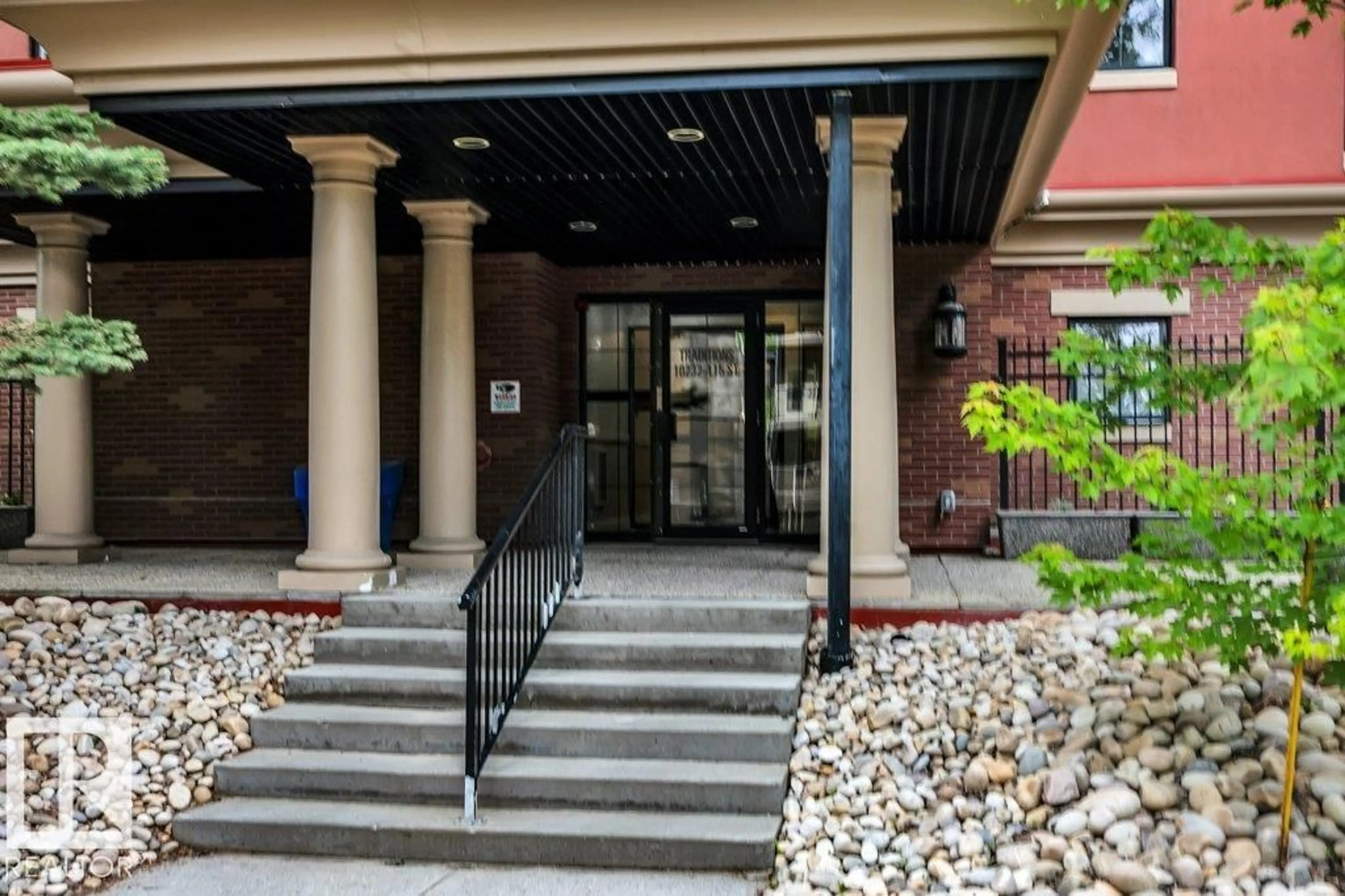 Indoor foyer for 306 - 10232 115 ST NW, Edmonton Alberta T5K1T8