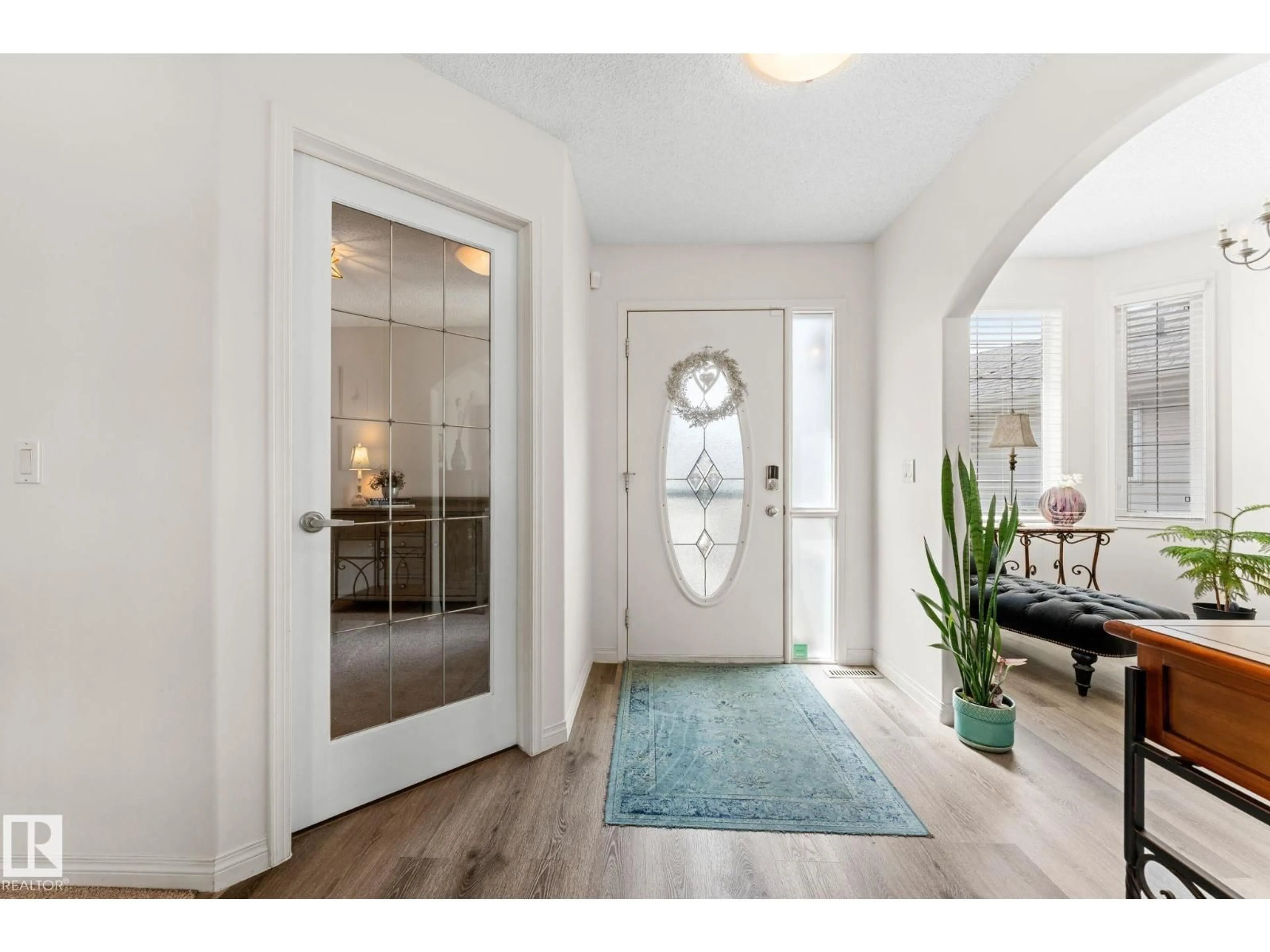 Indoor entryway for #6 - 10848 8 AV, Edmonton Alberta T6W1G5