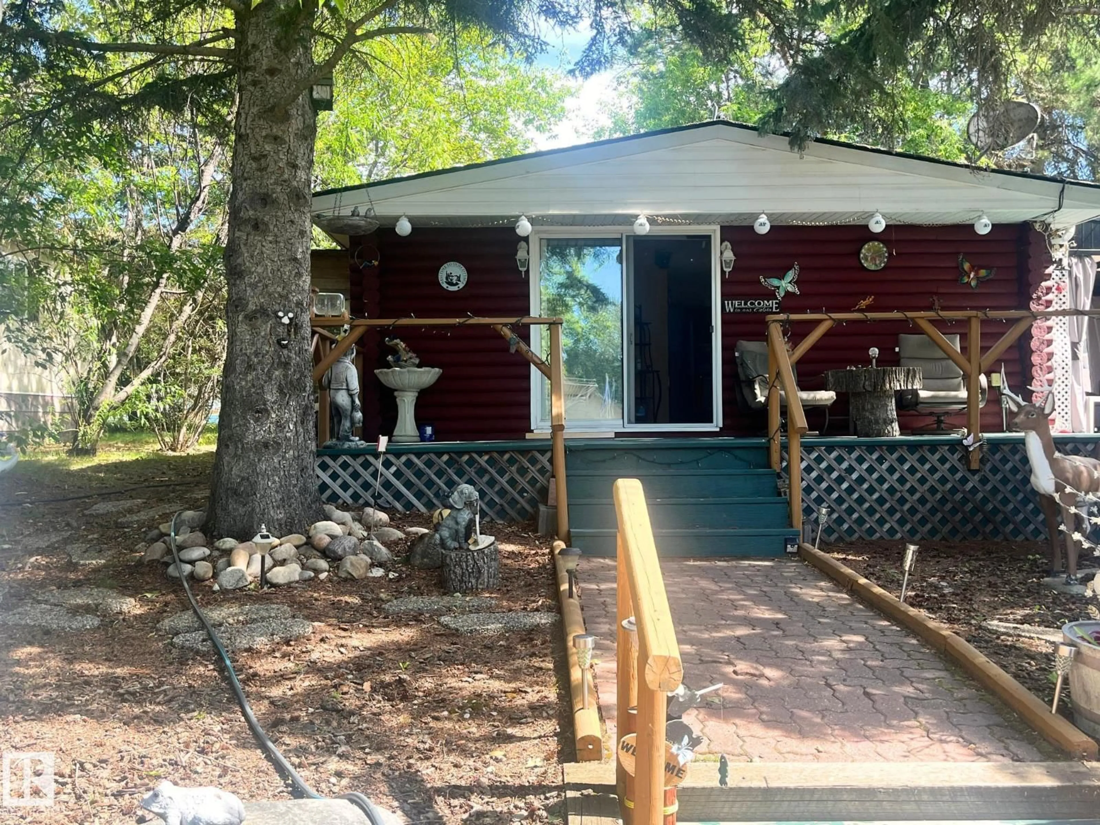 Home with vinyl exterior material, unknown for 408 4 ST, Rural Lac Ste. Anne County Alberta T0E1A0
