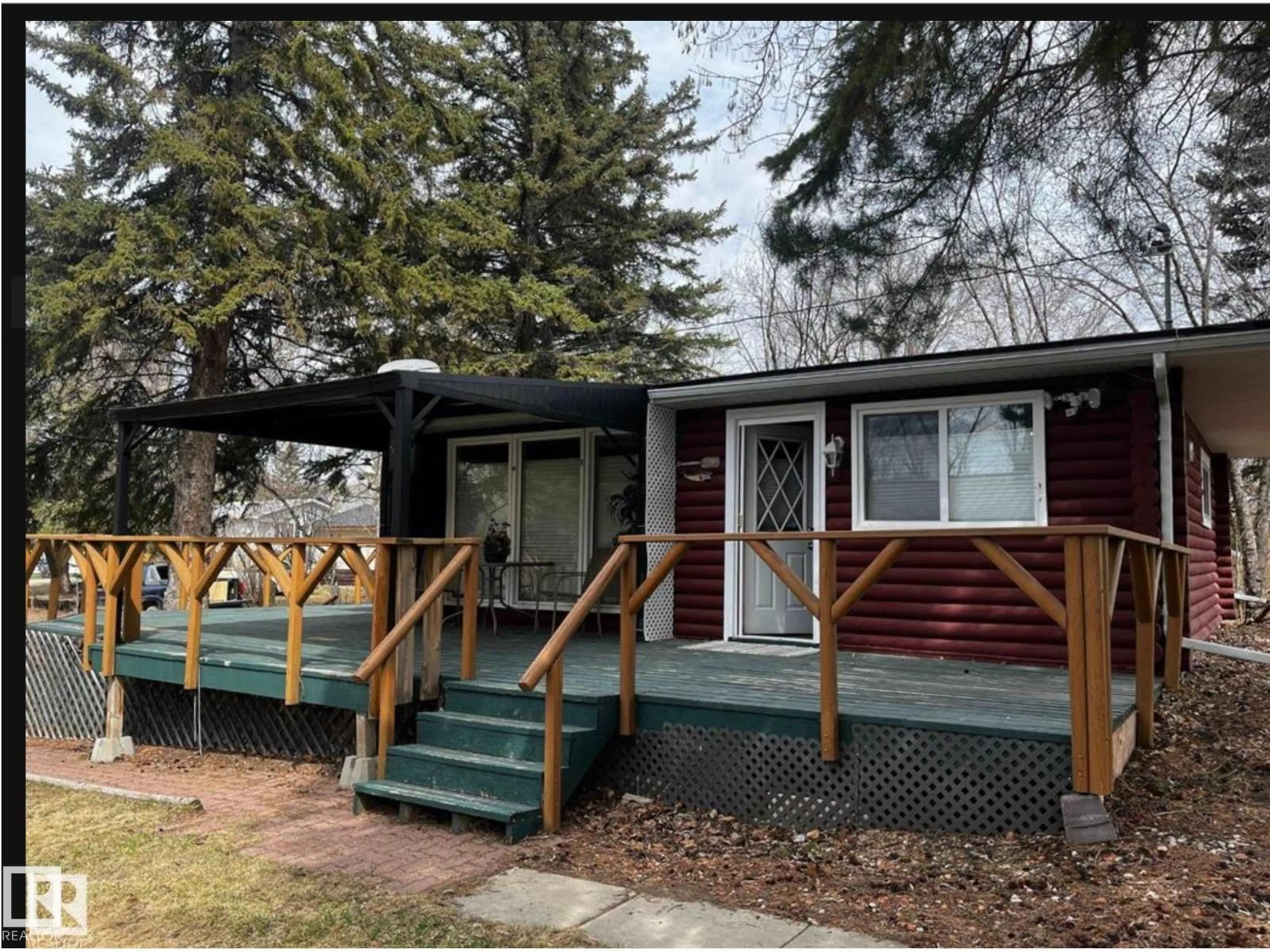 Home with vinyl exterior material, street for 408 4 ST, Rural Lac Ste. Anne County Alberta T0E1A0