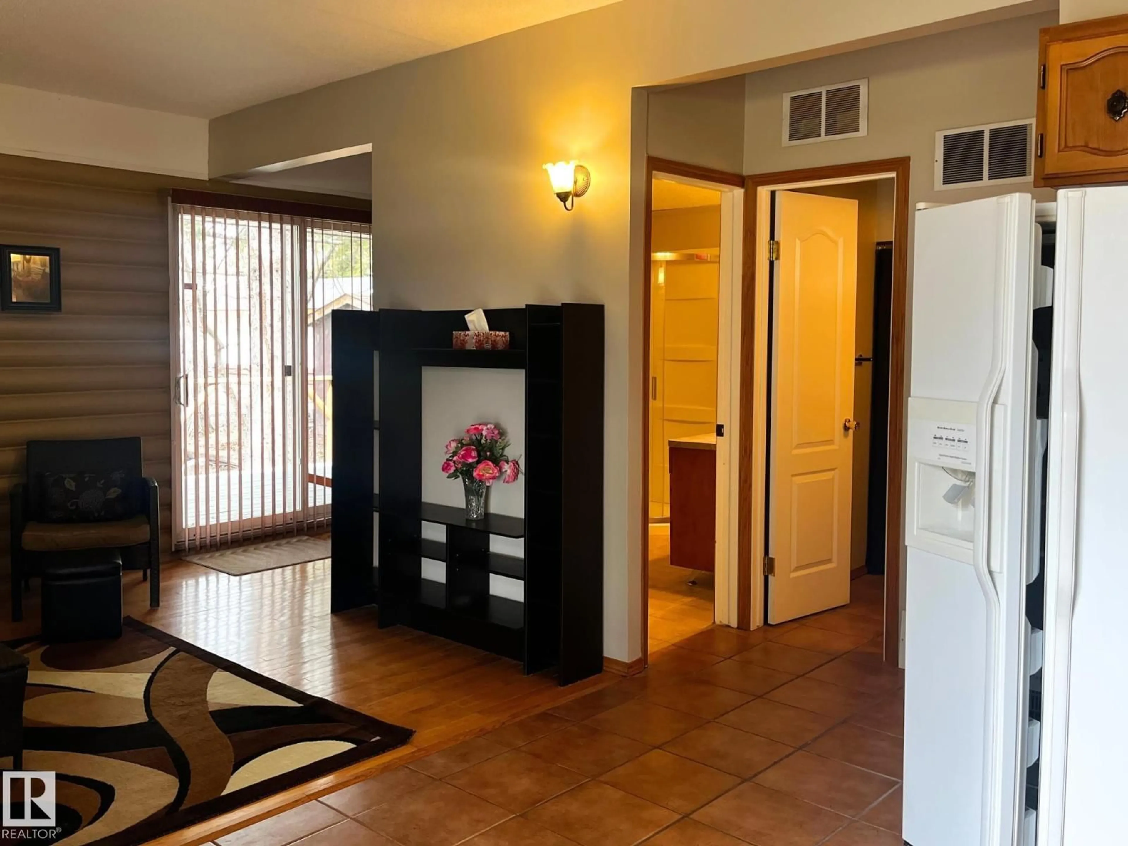 Indoor foyer for 408 4 ST, Rural Lac Ste. Anne County Alberta T0E1A0