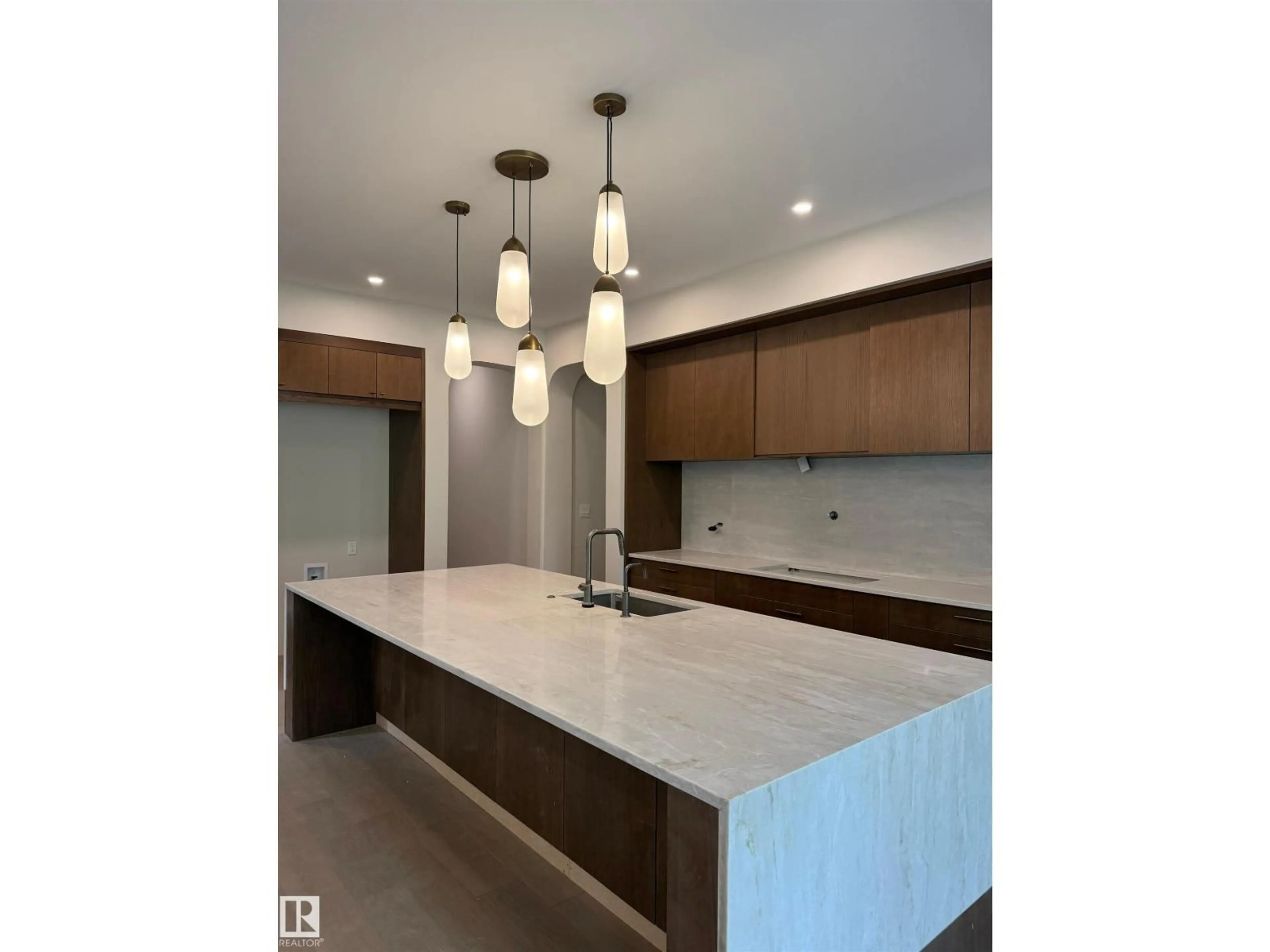 Contemporary kitchen, unknown for 14702 PARK DR, Edmonton Alberta T5R5V4