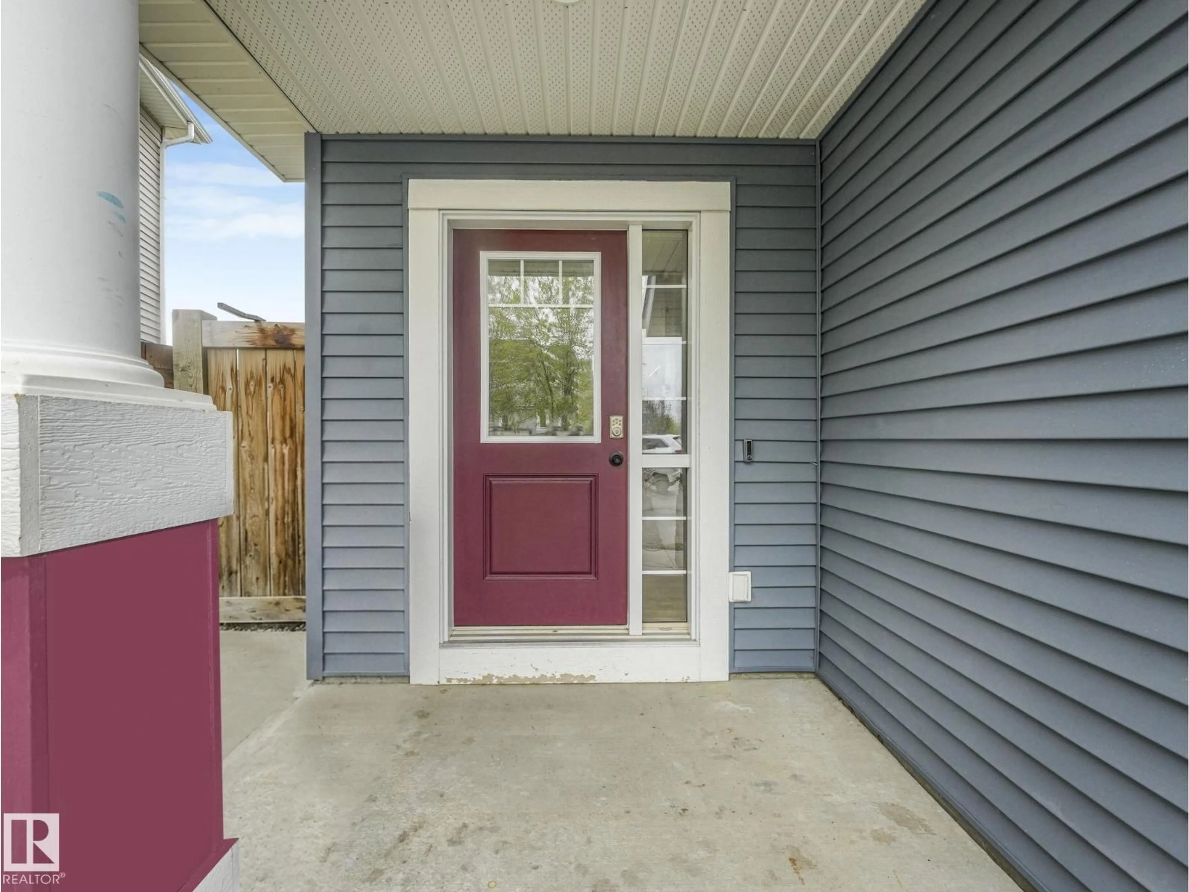 Indoor entryway for 7327 24 AV, Edmonton Alberta T6X0V5