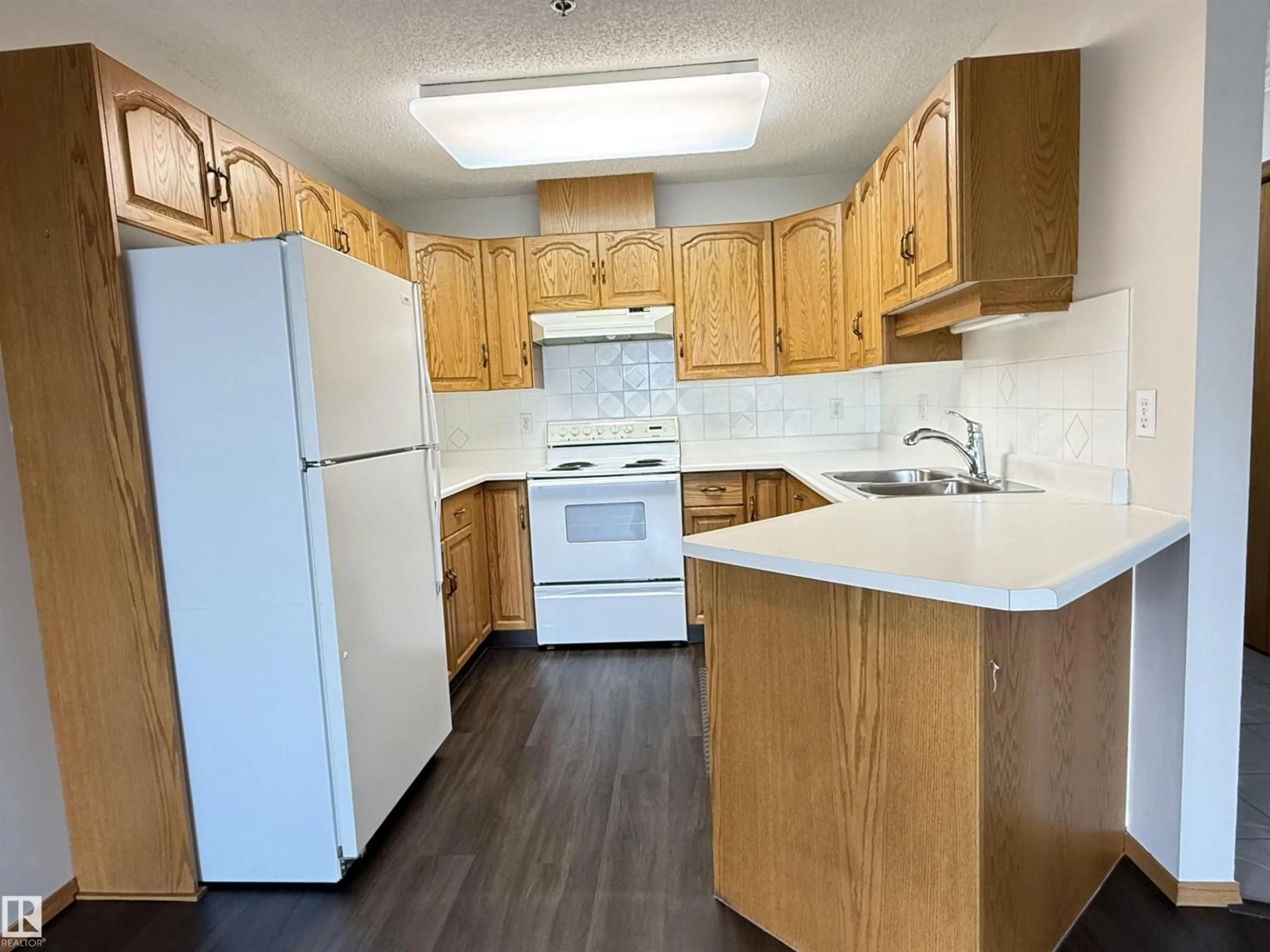 Standard kitchen, unknown for 309 - 10610 76 ST, Edmonton Alberta T6A3Y9