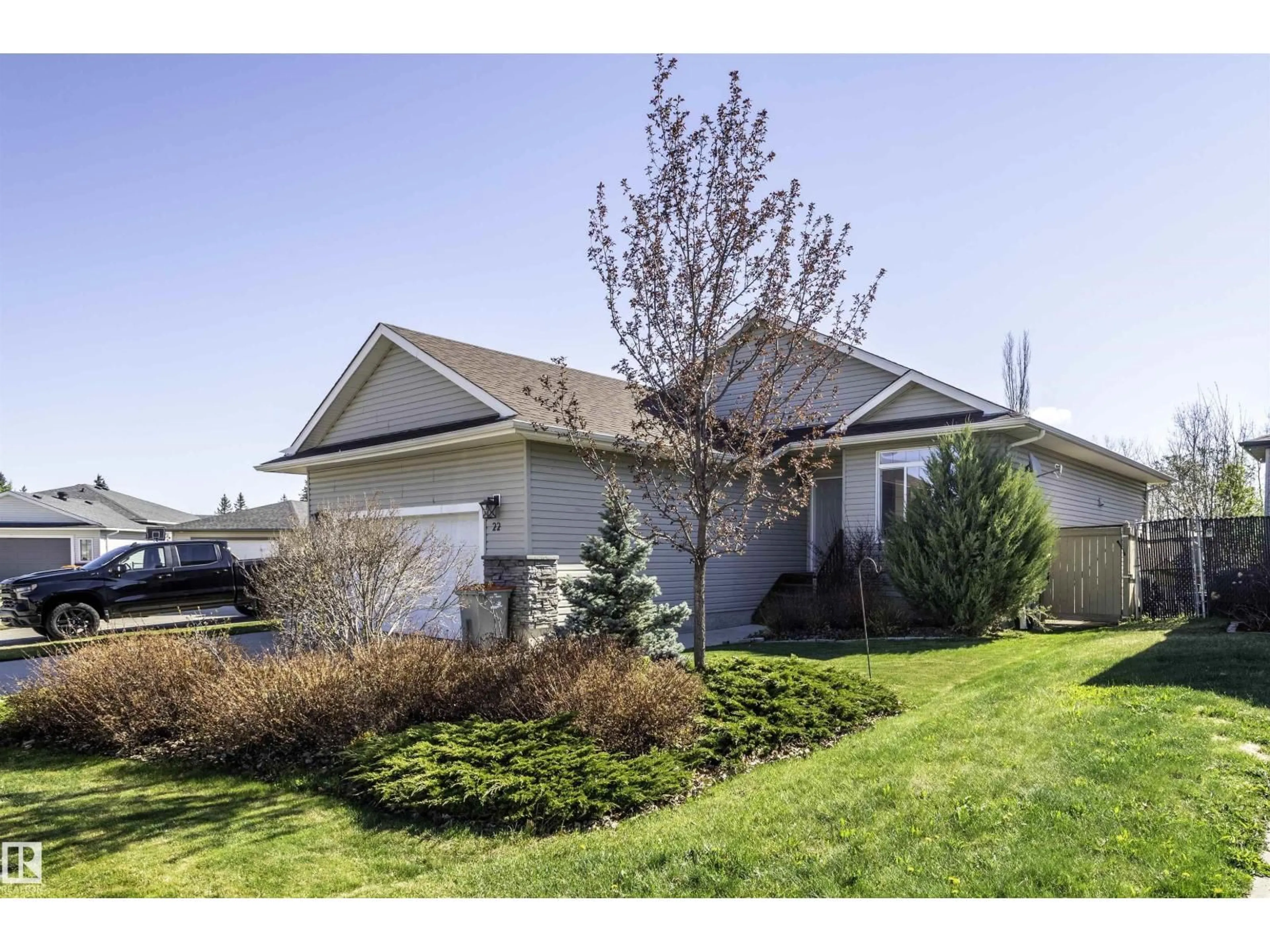 Home with vinyl exterior material, street for 22 STONY CREEK, Stony Plain Alberta T7Z2Z8