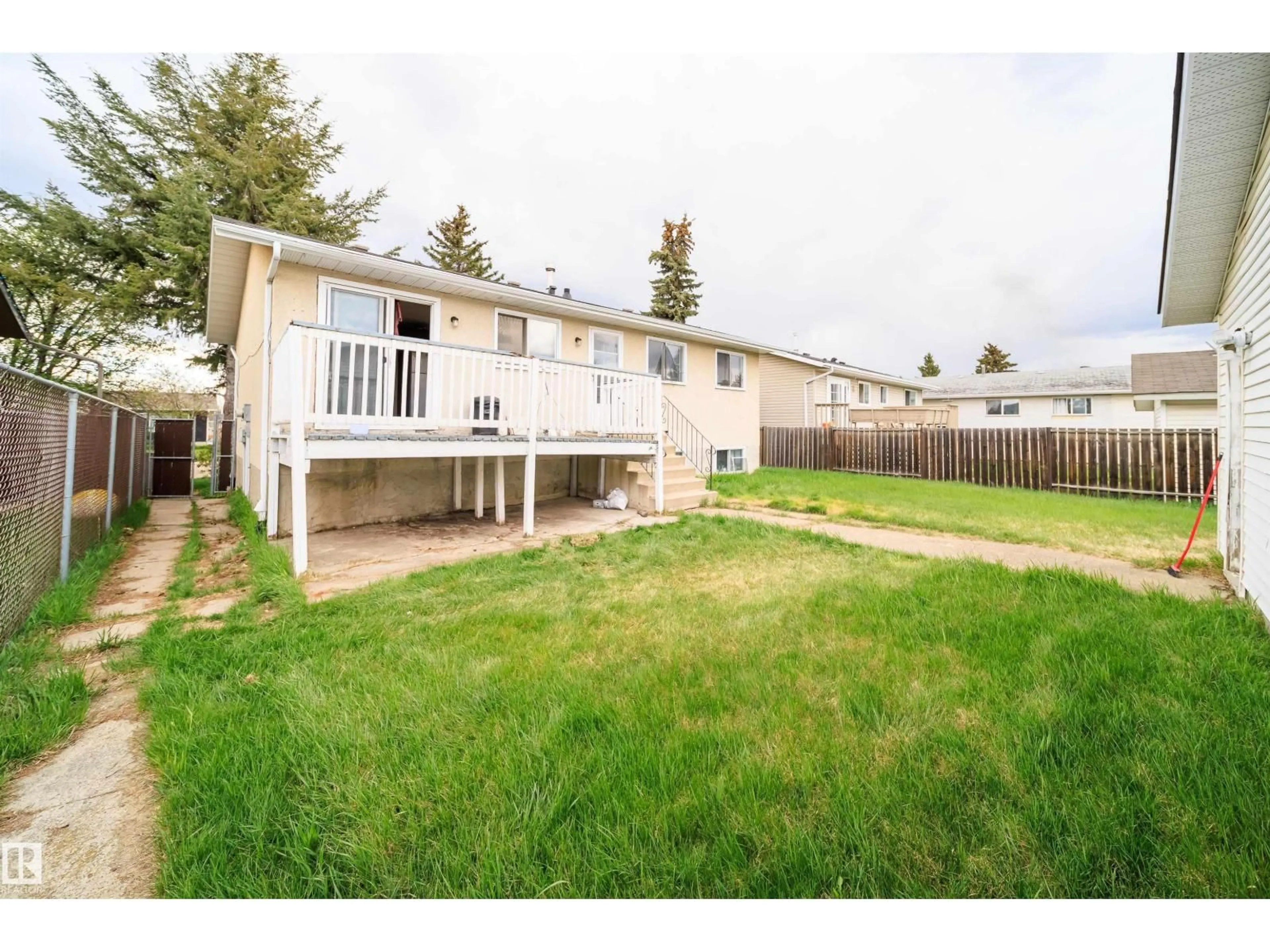 Patio, unknown for 1771 37 ST, Edmonton Alberta T6L3G7
