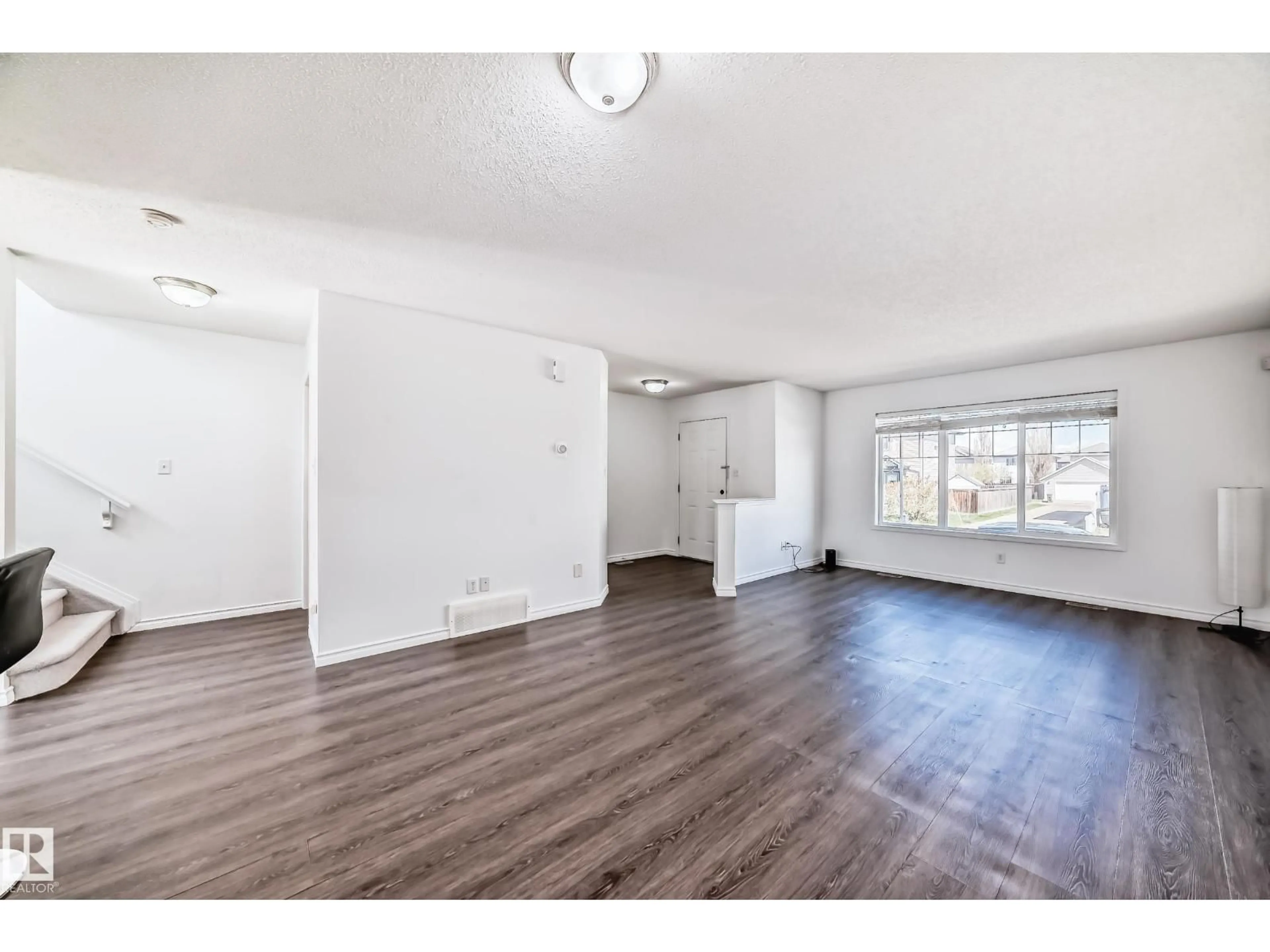 A pic of a room for 2339 28B AVE AV, Edmonton Alberta T6T2A4