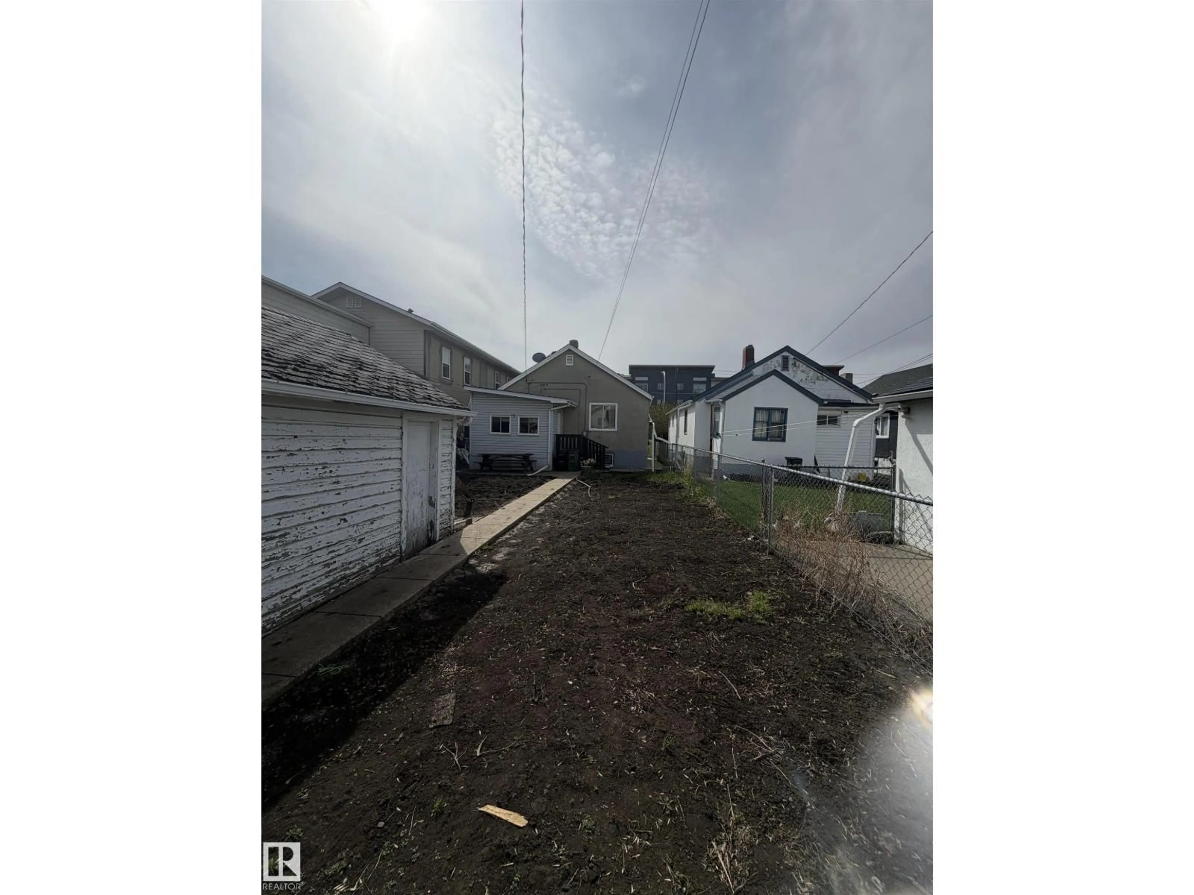 Unknown for 9630 106 AV, Edmonton Alberta T5H0N4