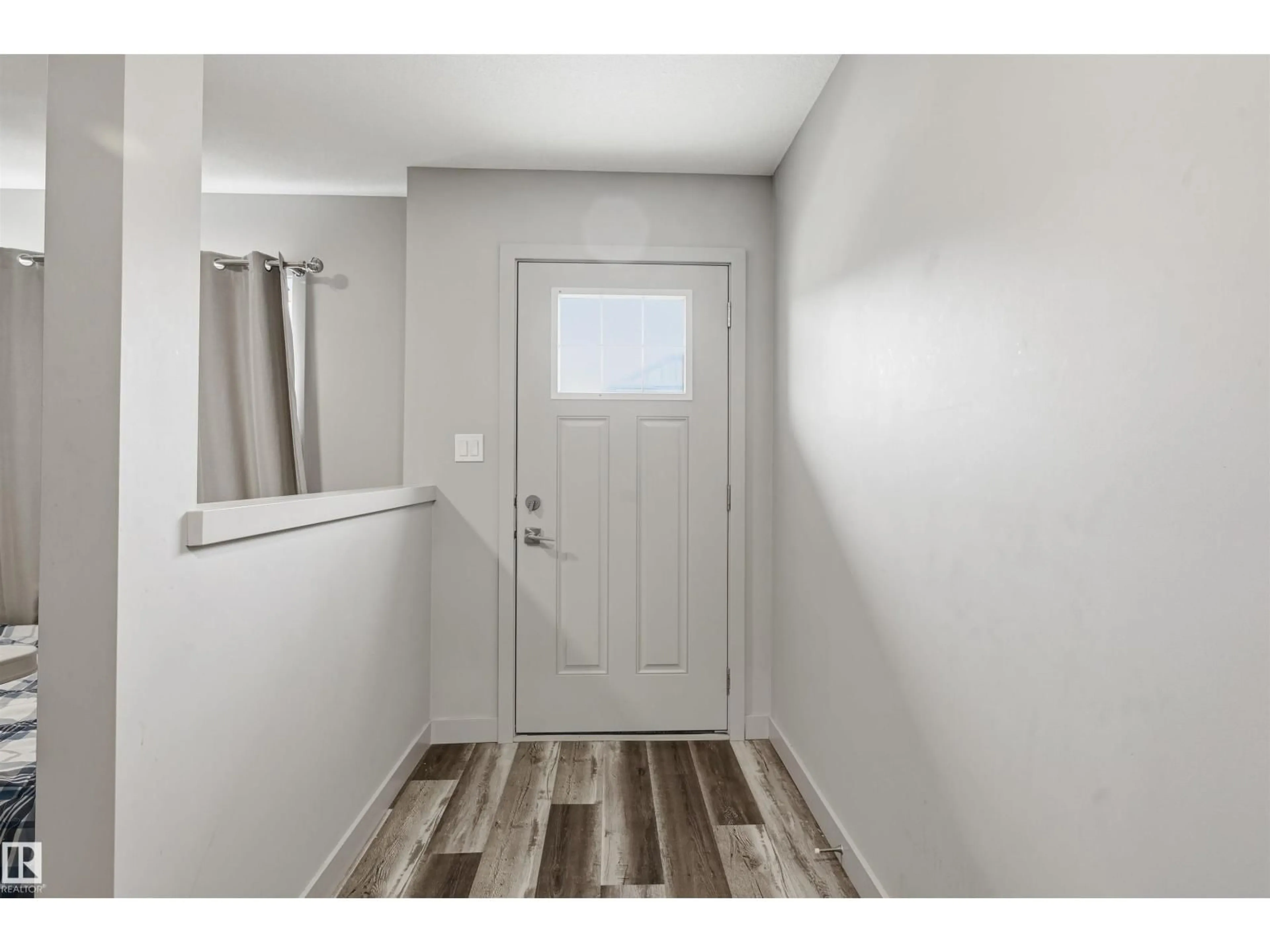 Indoor entryway for #5 - 17635 58 ST, Edmonton Alberta T5Y4C2