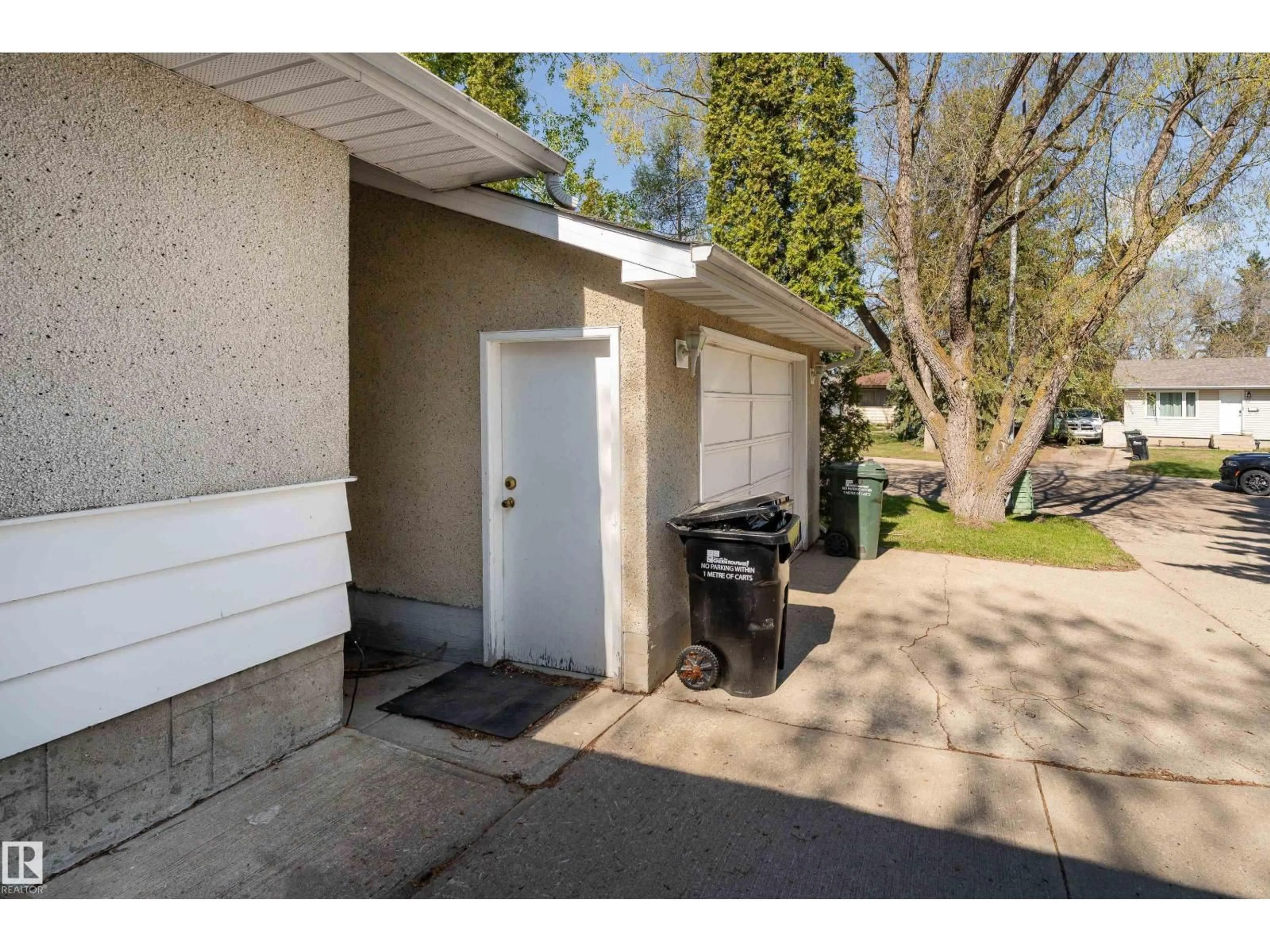 Patio, street for 23 BLUEBIRD CR, Sherwood Park Alberta T8A0E6
