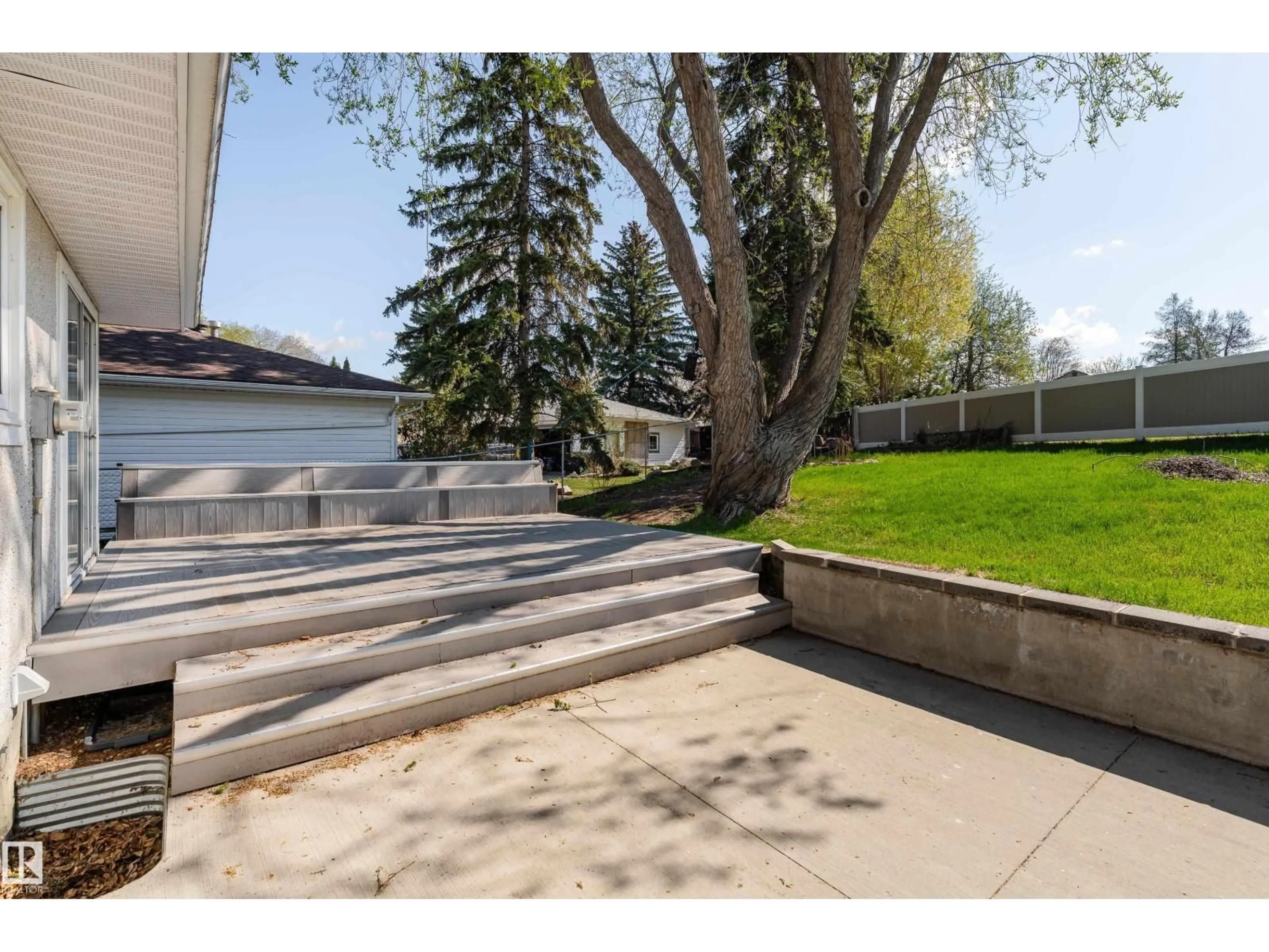 Patio, street for 23 BLUEBIRD CR, Sherwood Park Alberta T8A0E6