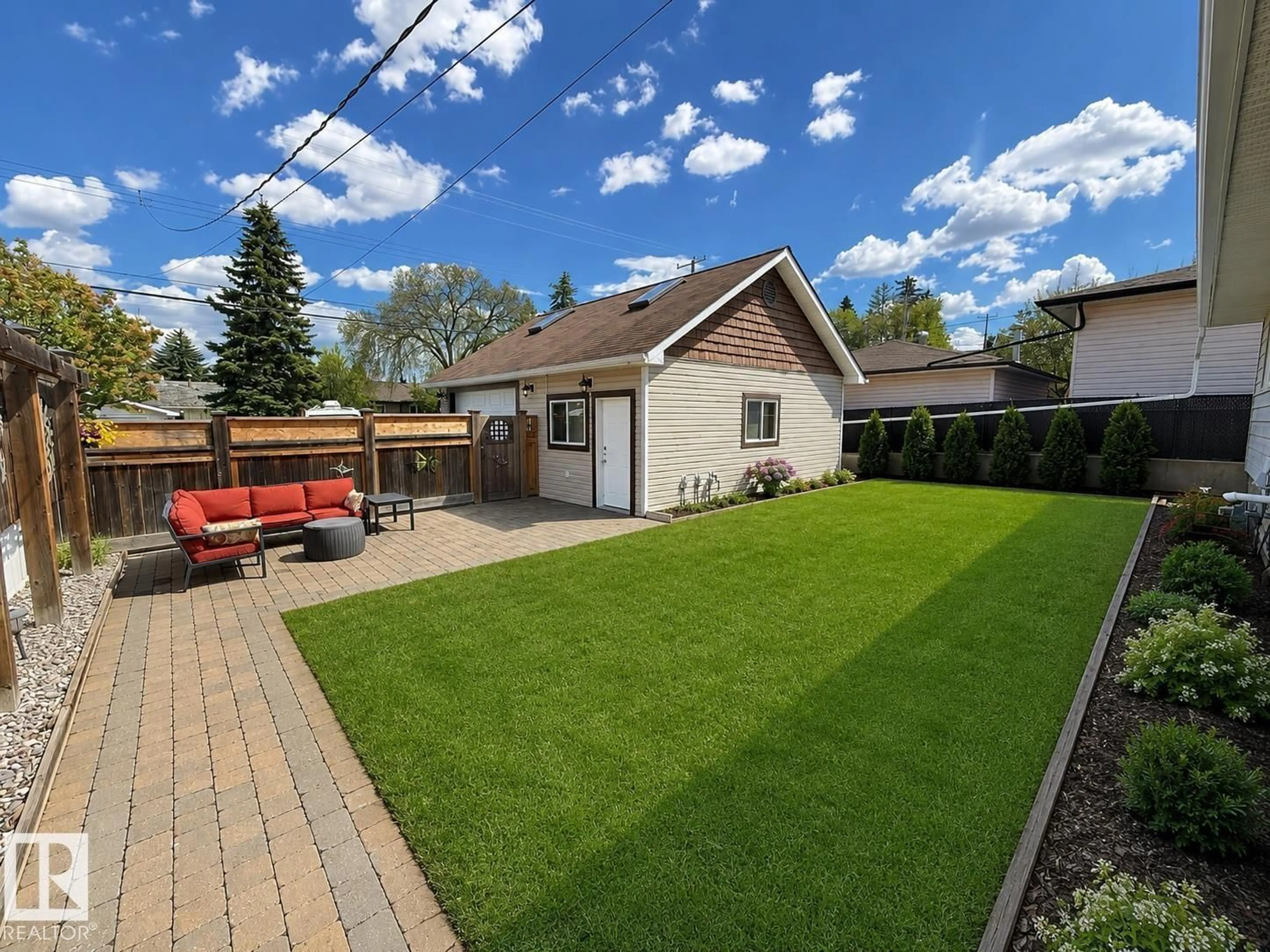 A pic from outside/outdoor area/front of a property/back of a property/a pic from drone, street for NW - 10807 52 ST, Edmonton Alberta T6A2H4