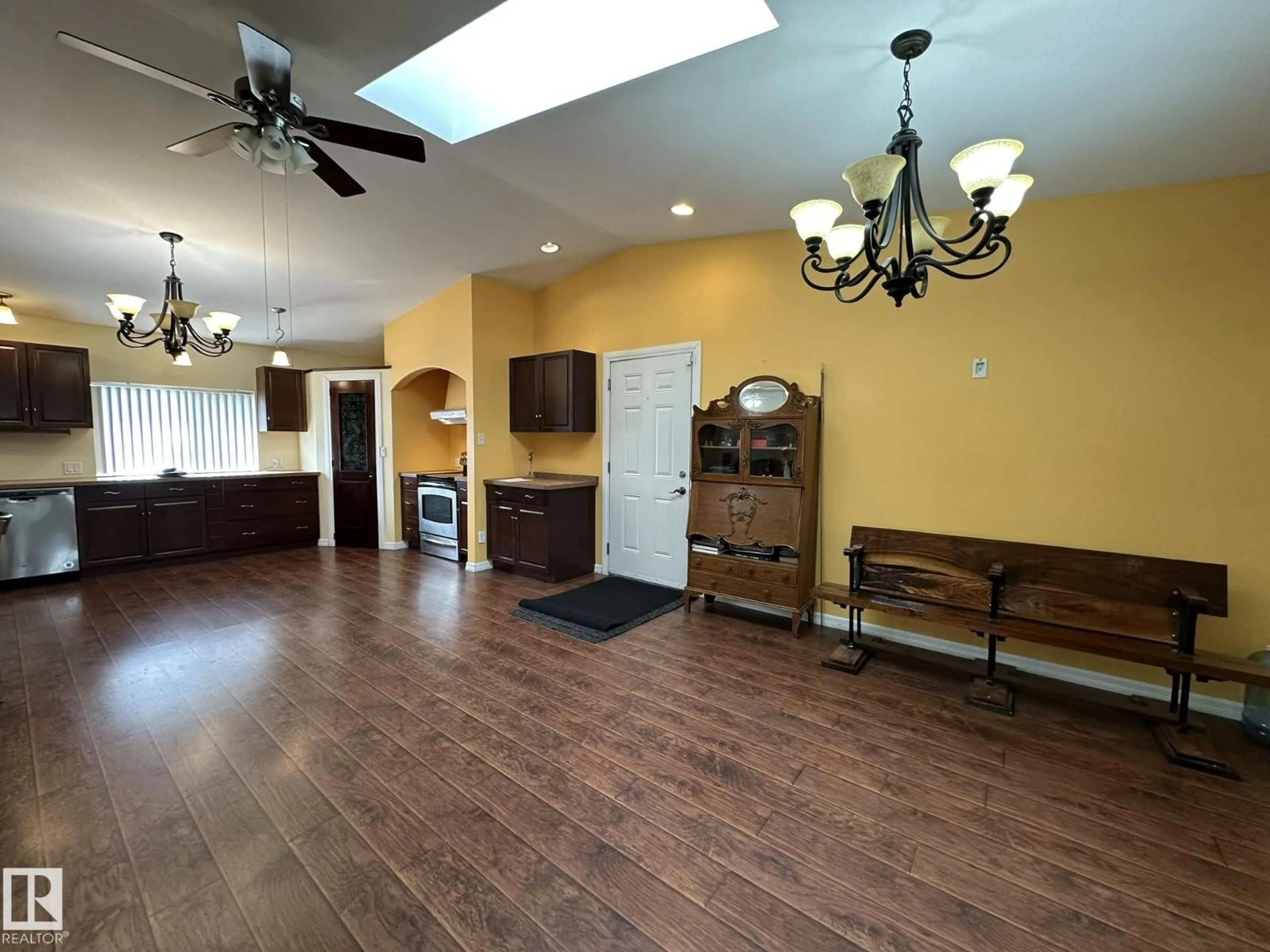 Indoor foyer for 4926 51 ST, Bellis Alberta T0A0J0