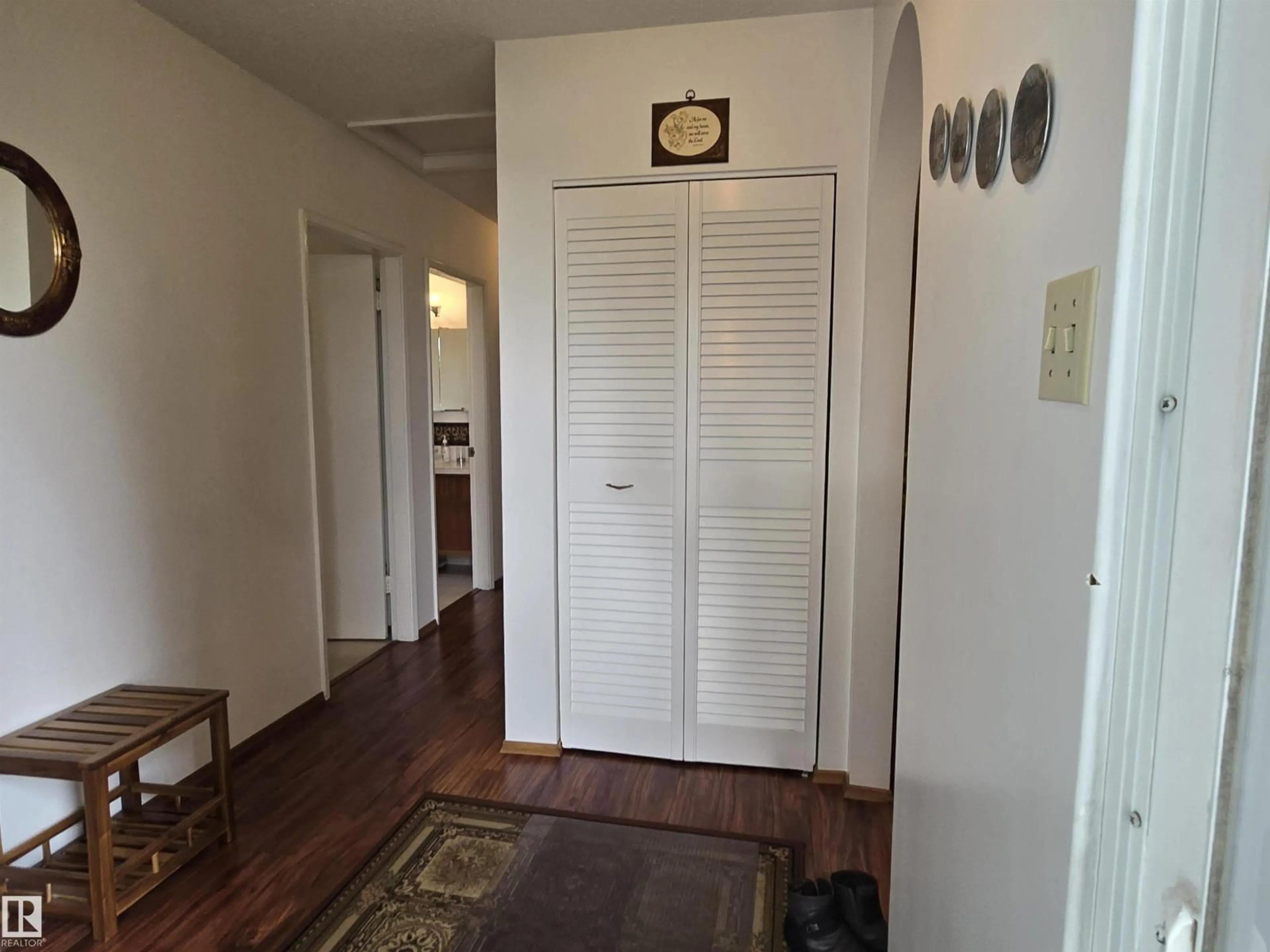 Indoor entryway for 6808 135A AV, Edmonton Alberta T5C2H6