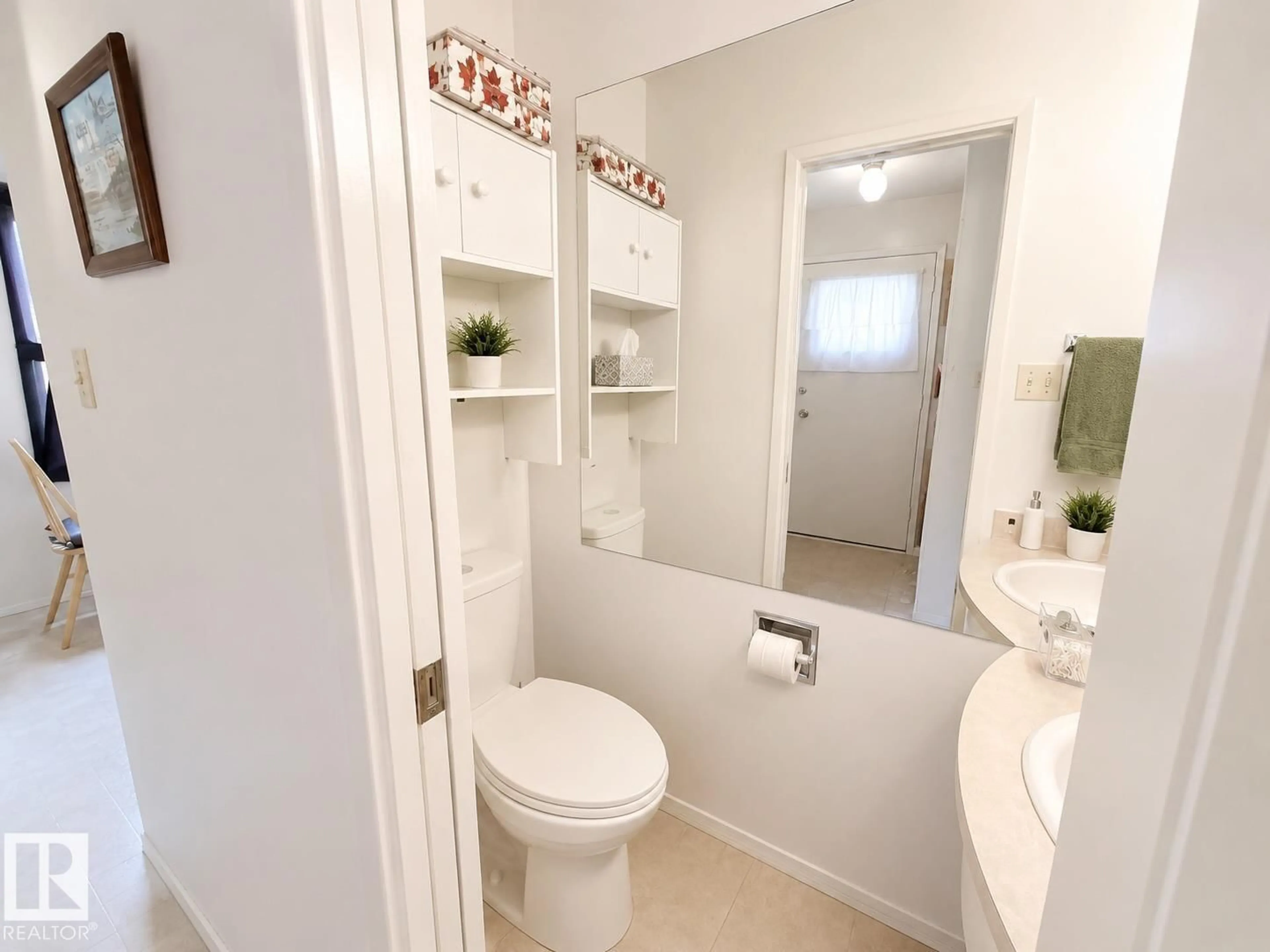 Standard bathroom, ceramic/tile floor for 126 WOODSTOCK NW, Edmonton Alberta T5T0H6