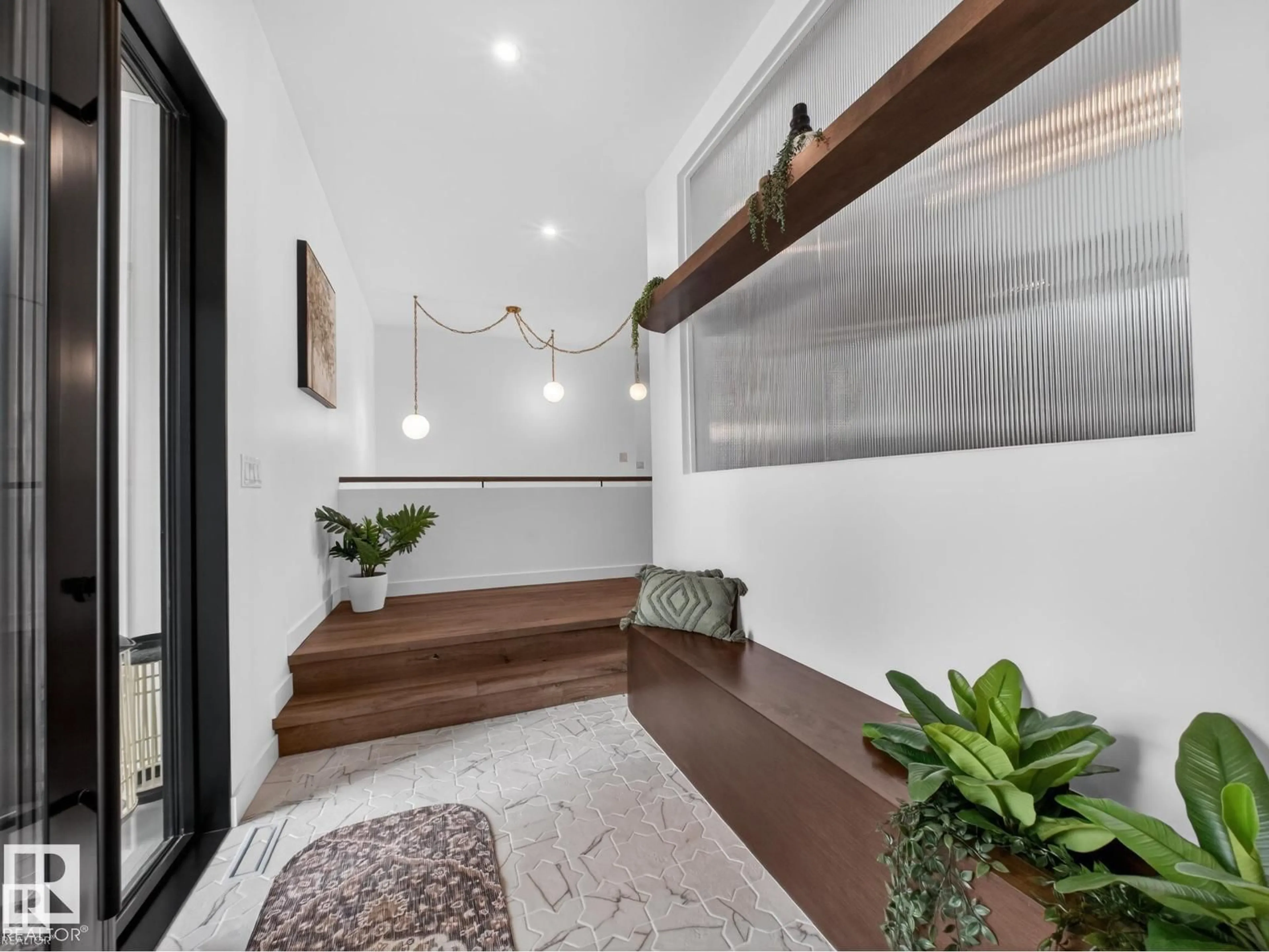 Indoor entryway for 7104 54 AV, Beaumont Alberta T4X2Z9