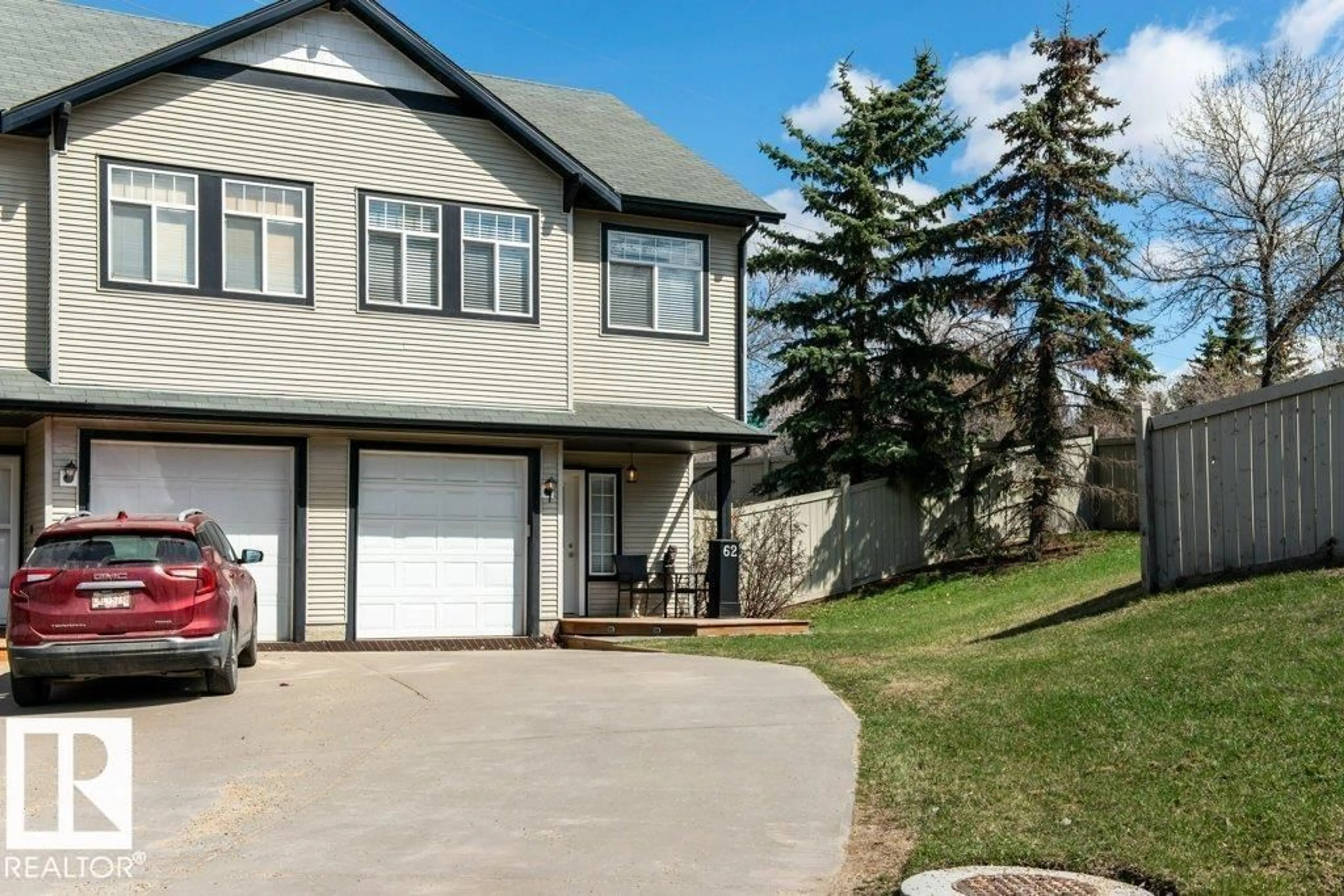 Home with vinyl exterior material, street for 30 - 62 LEVASSEUR RD, St. Albert Alberta T8N7A6
