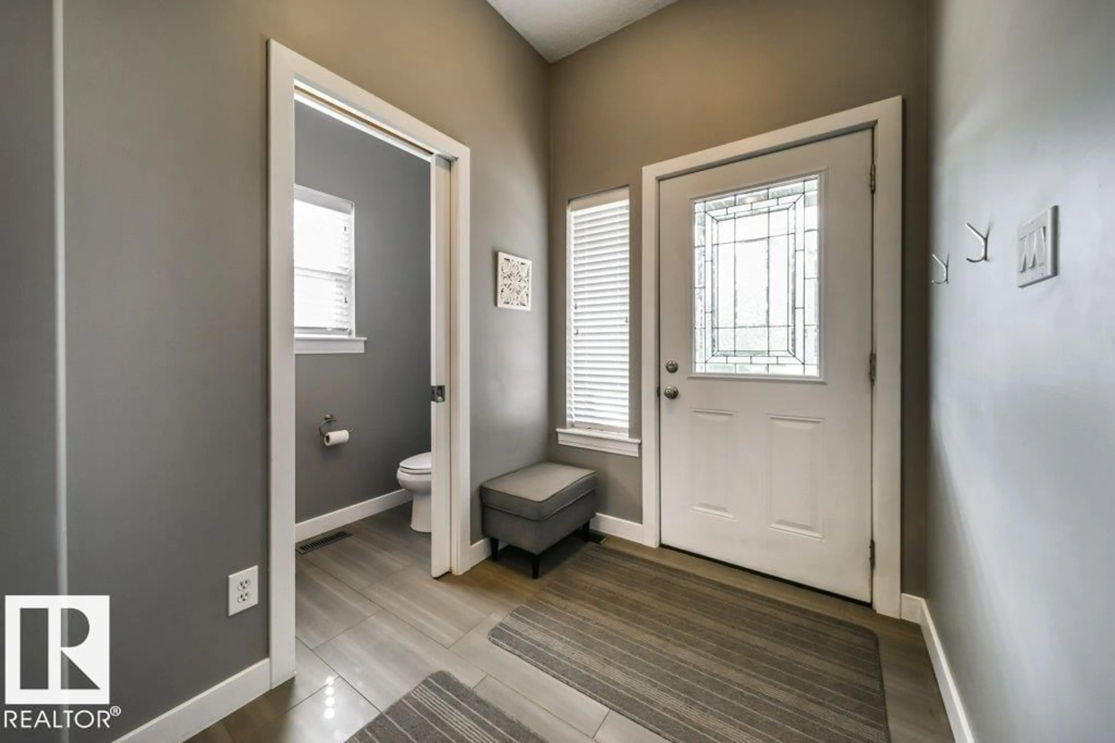 Indoor entryway for 30 - 62 LEVASSEUR RD, St. Albert Alberta T8N7A6