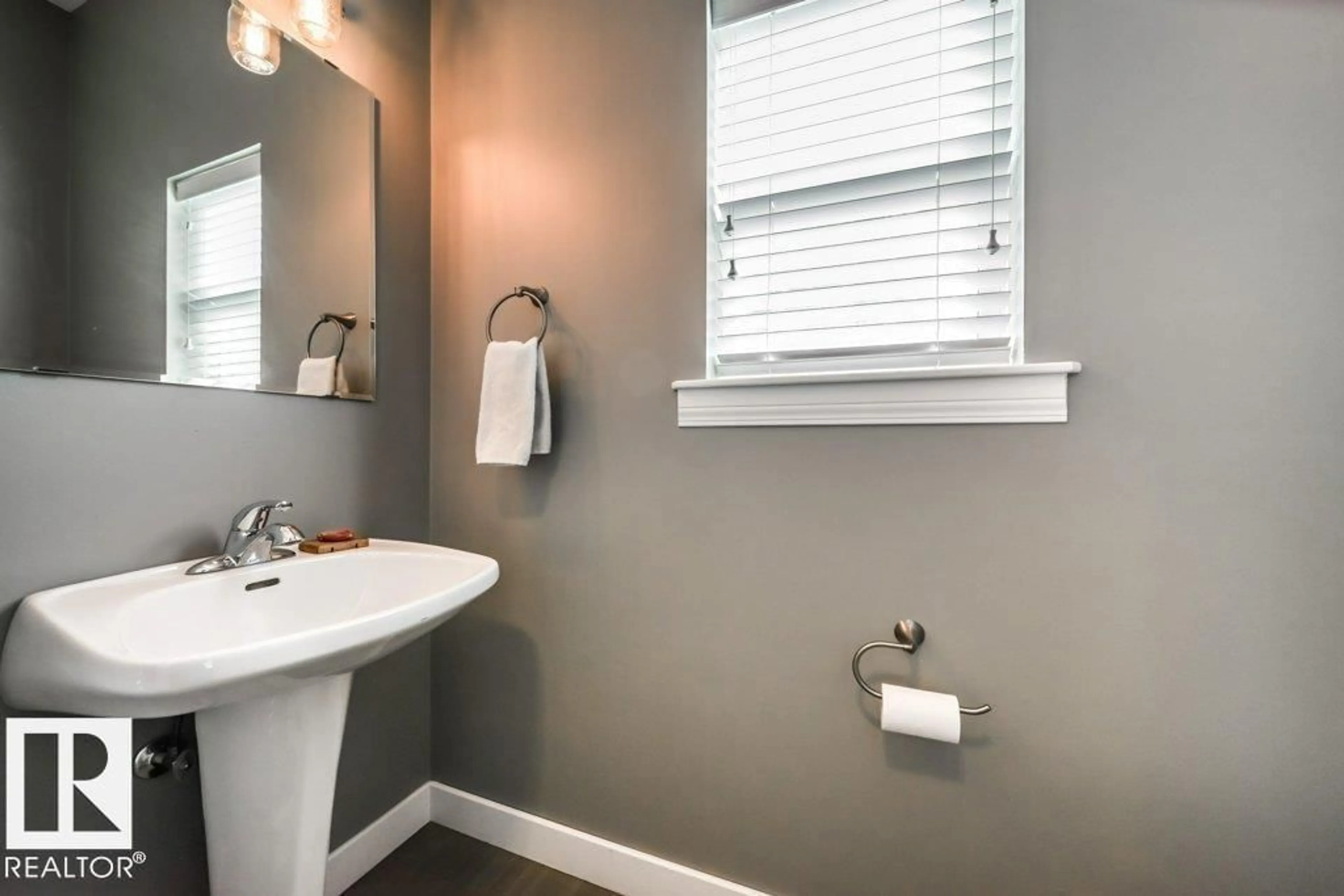 Contemporary bathroom, ceramic/tile floor for 30 - 62 LEVASSEUR RD, St. Albert Alberta T8N7A6