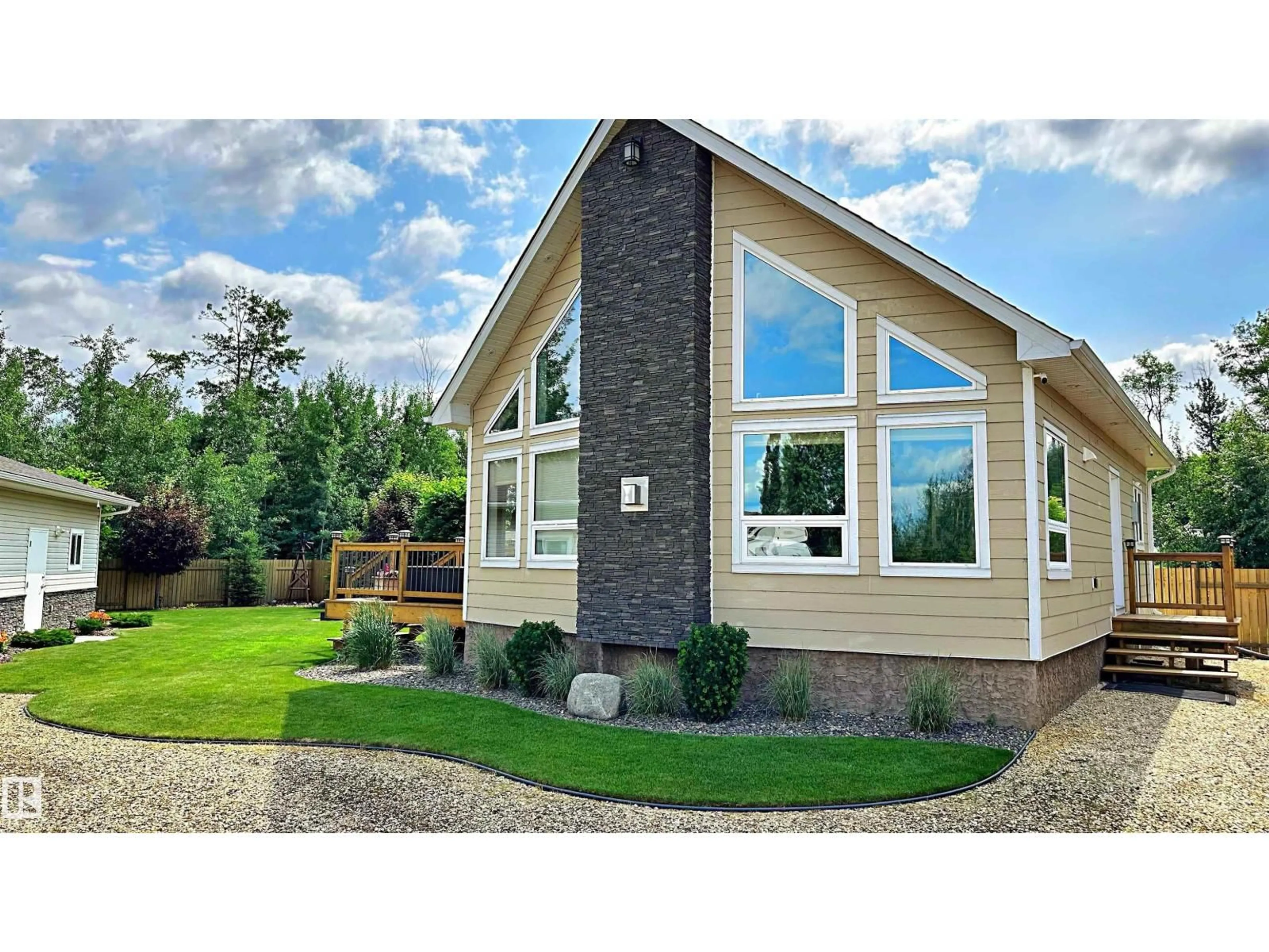 Home with vinyl exterior material, mountain view for 219 - 162 PEACE RIVER AV, Rural Big Lakes M.D. Alberta T0G1J0