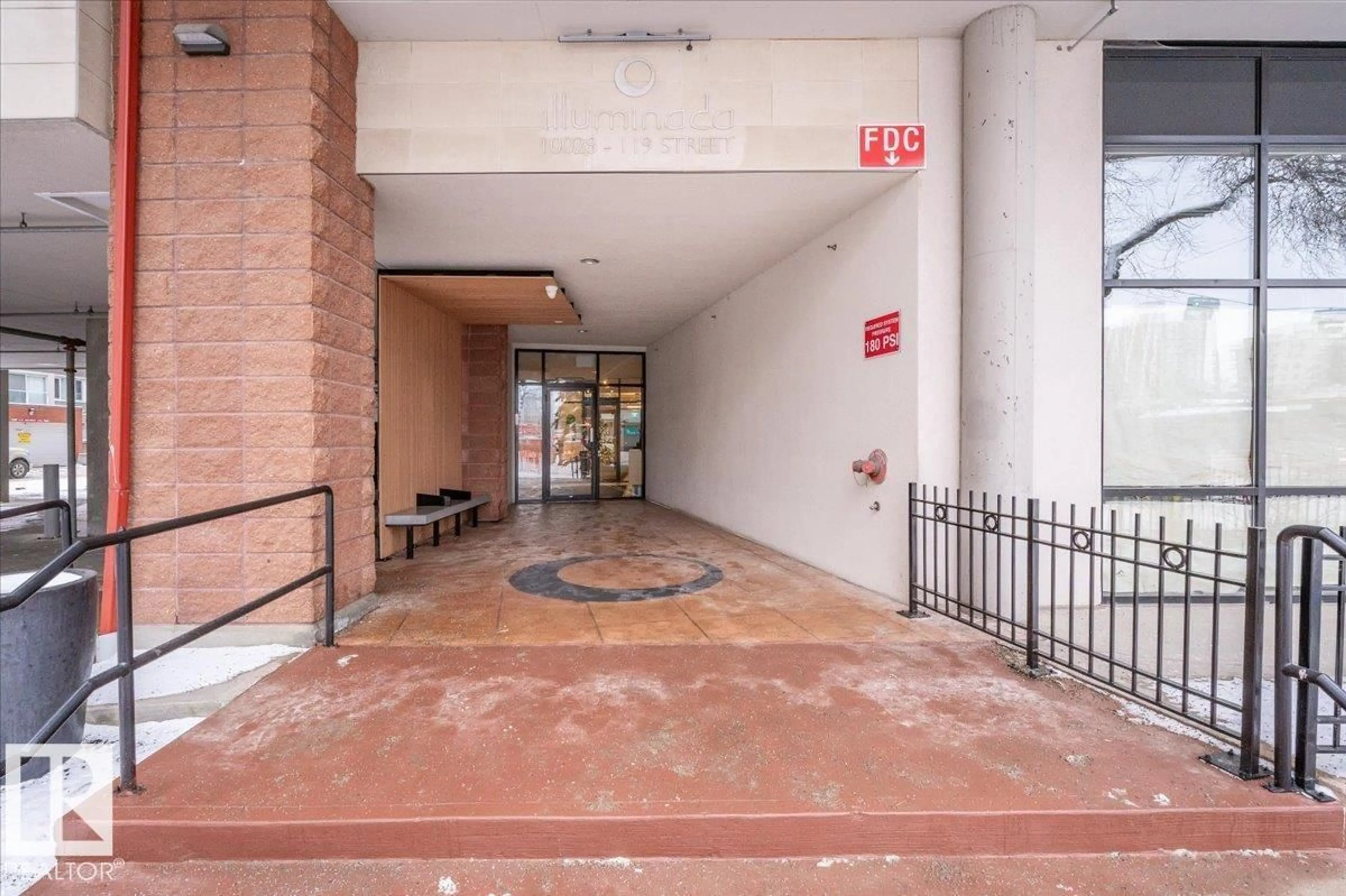 Indoor foyer for 503 - 10028 119 ST, Edmonton Alberta T5K1Y8