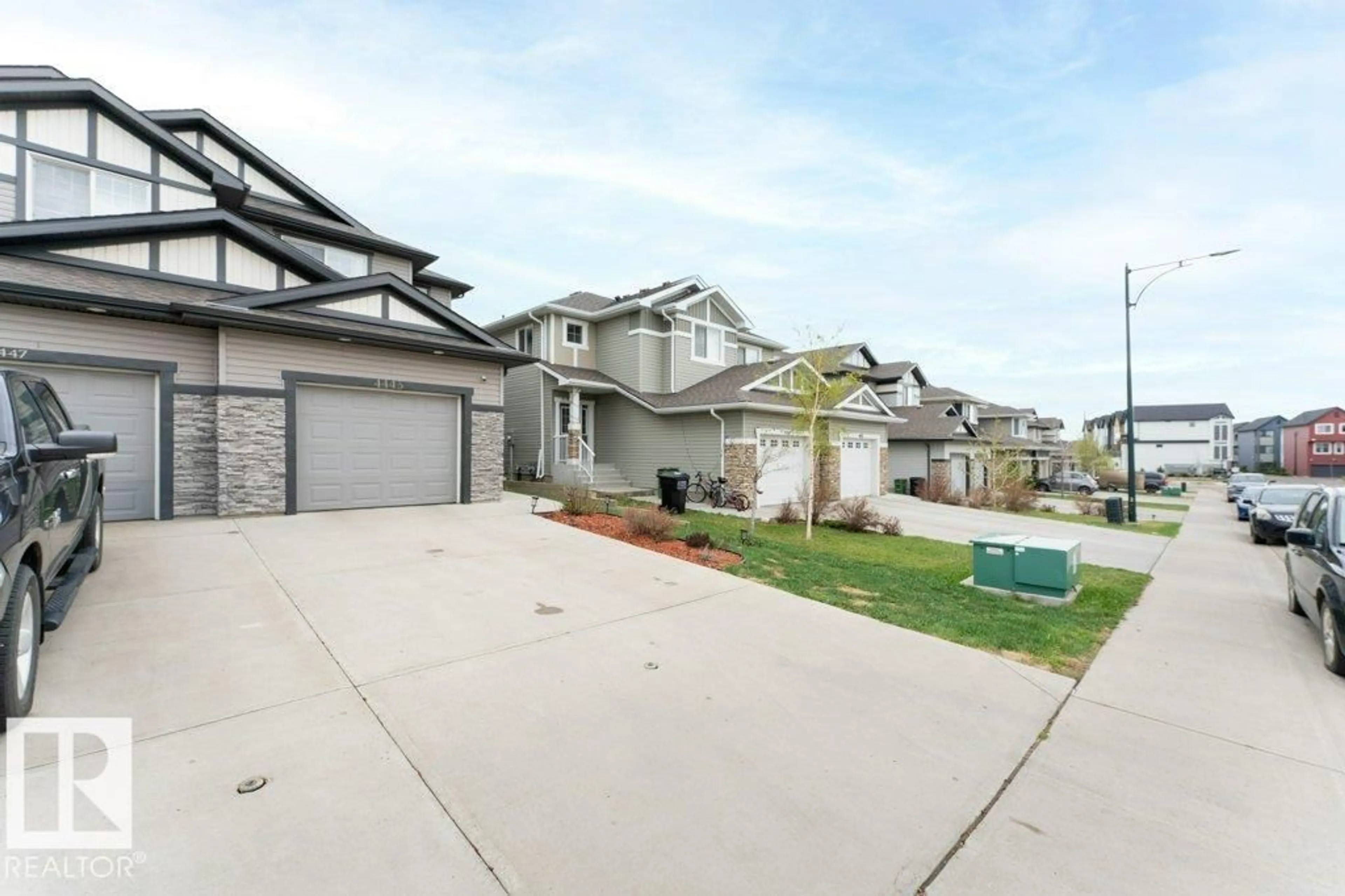 A pic from outside/outdoor area/front of a property/back of a property/a pic from drone, street for 4443 6 ST, Edmonton Alberta T6T0Z8