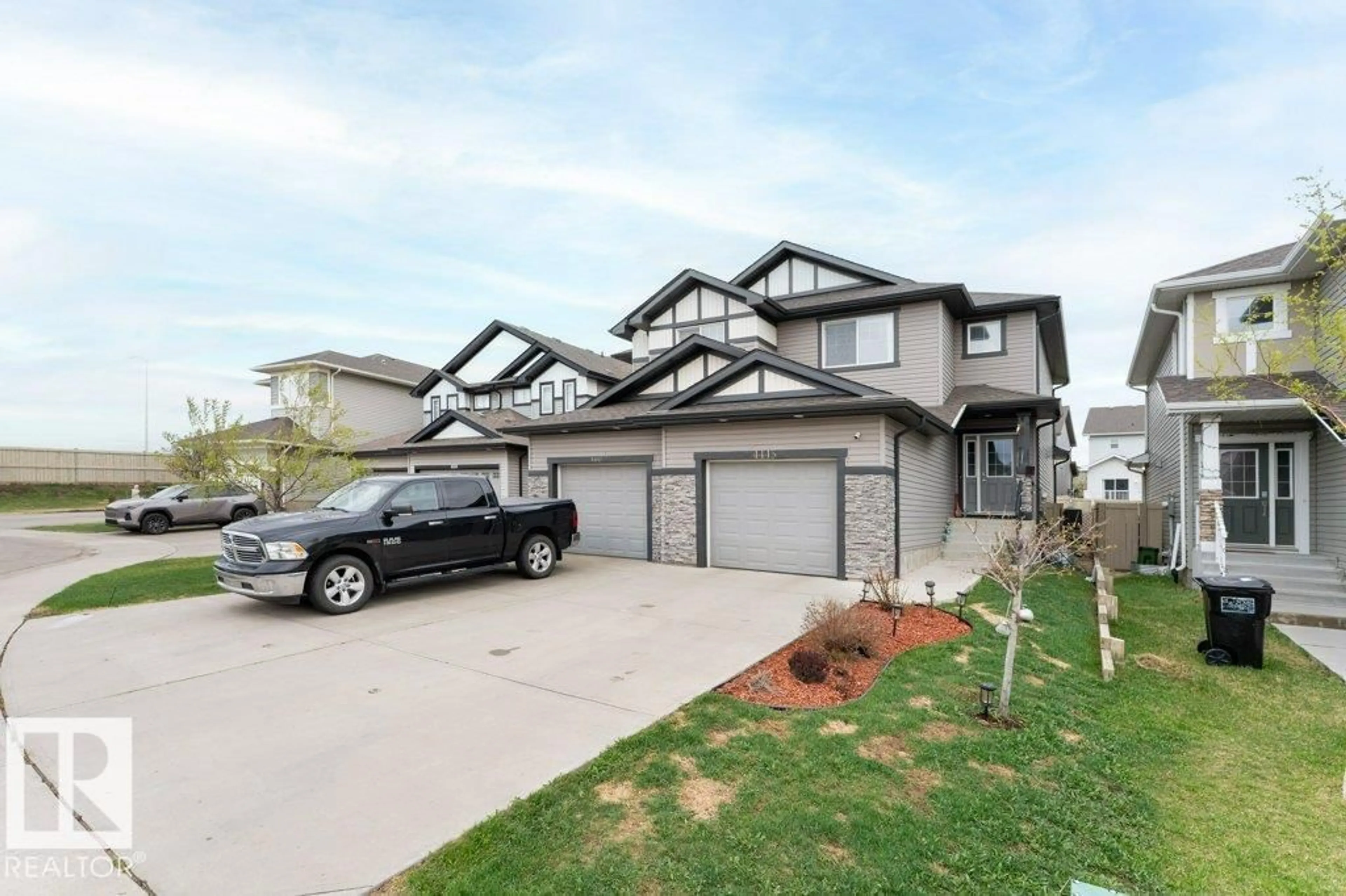 A pic from outside/outdoor area/front of a property/back of a property/a pic from drone, street for 4443 6 ST, Edmonton Alberta T6T0Z8