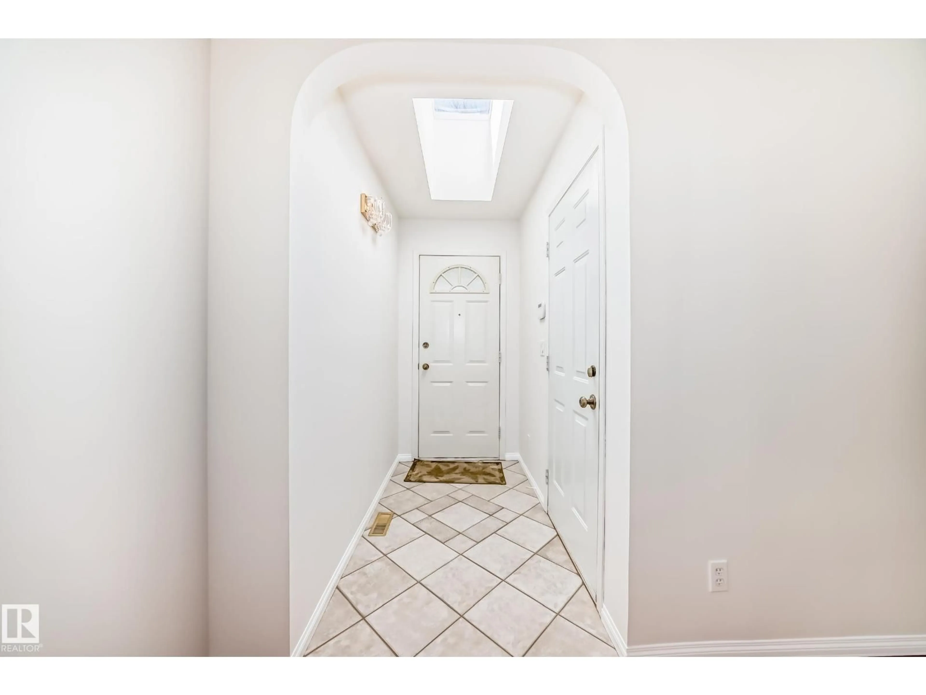 Indoor entryway for 79 BROADVIEW CR, St. Albert Alberta T8N0B1