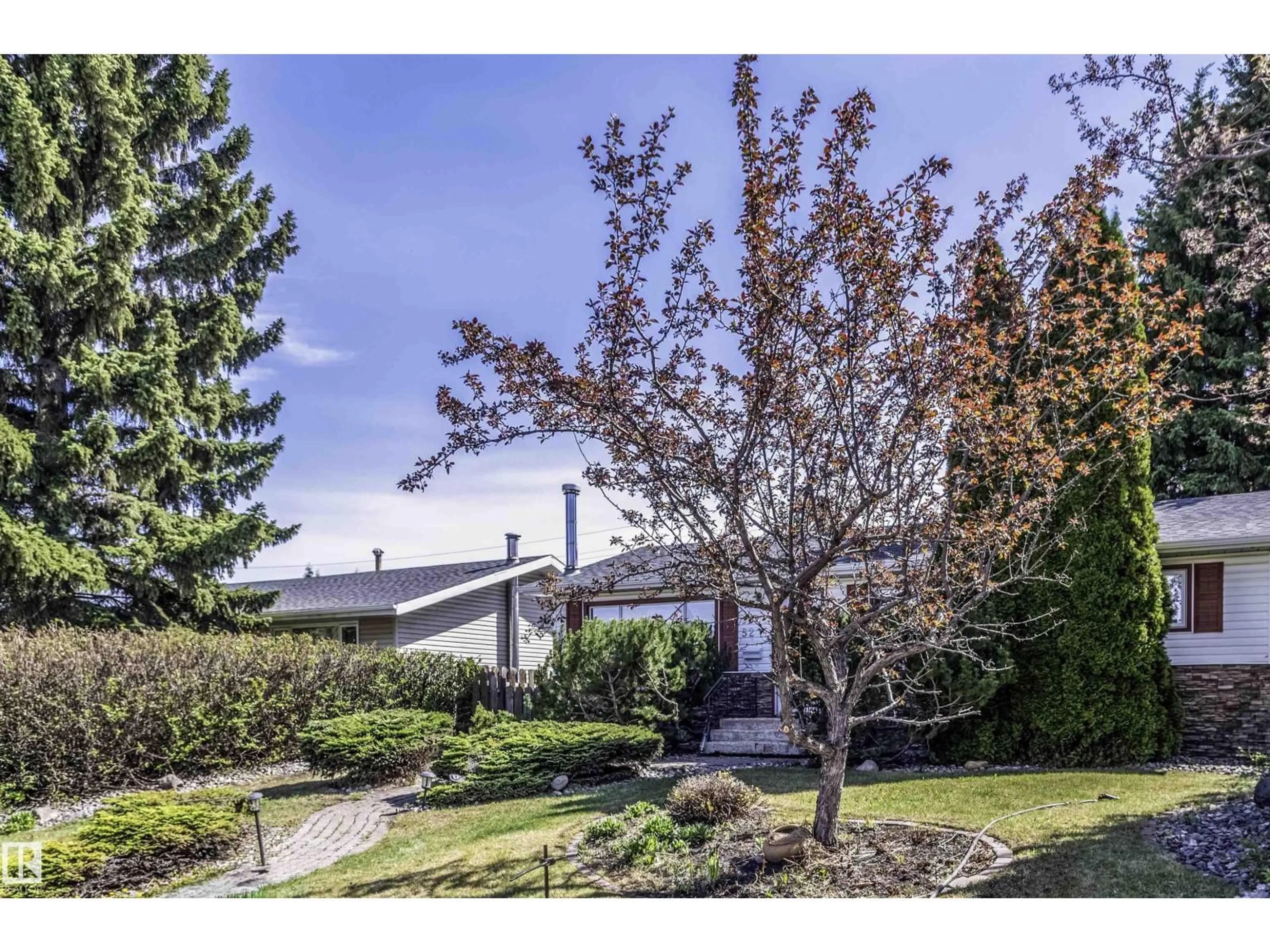 A pic from outside/outdoor area/front of a property/back of a property/a pic from drone, street for 9331 52 ST, Edmonton Alberta T6B1G5