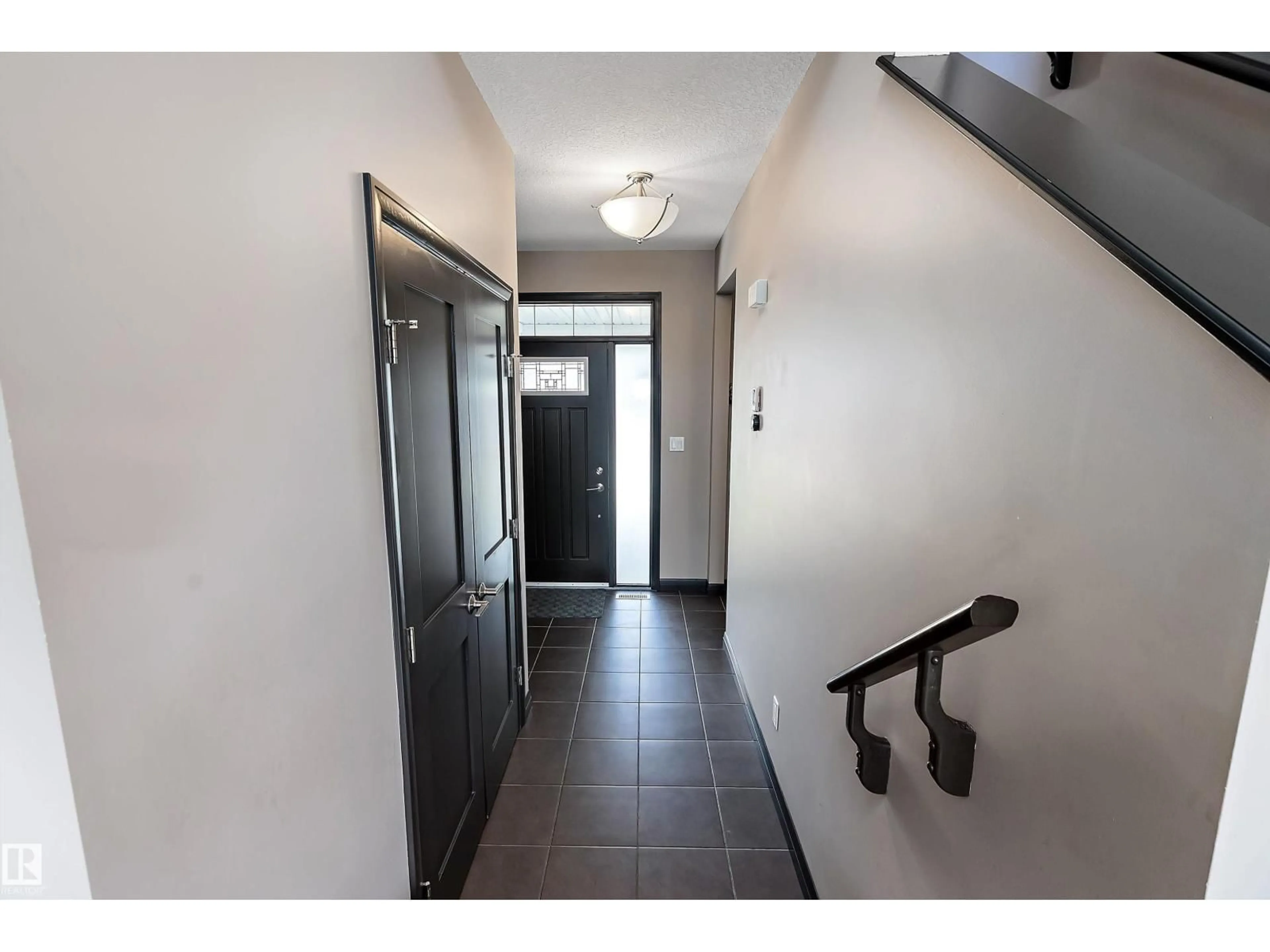Indoor foyer for 268 SHEPPARD CI, Leduc Alberta T9E0T5