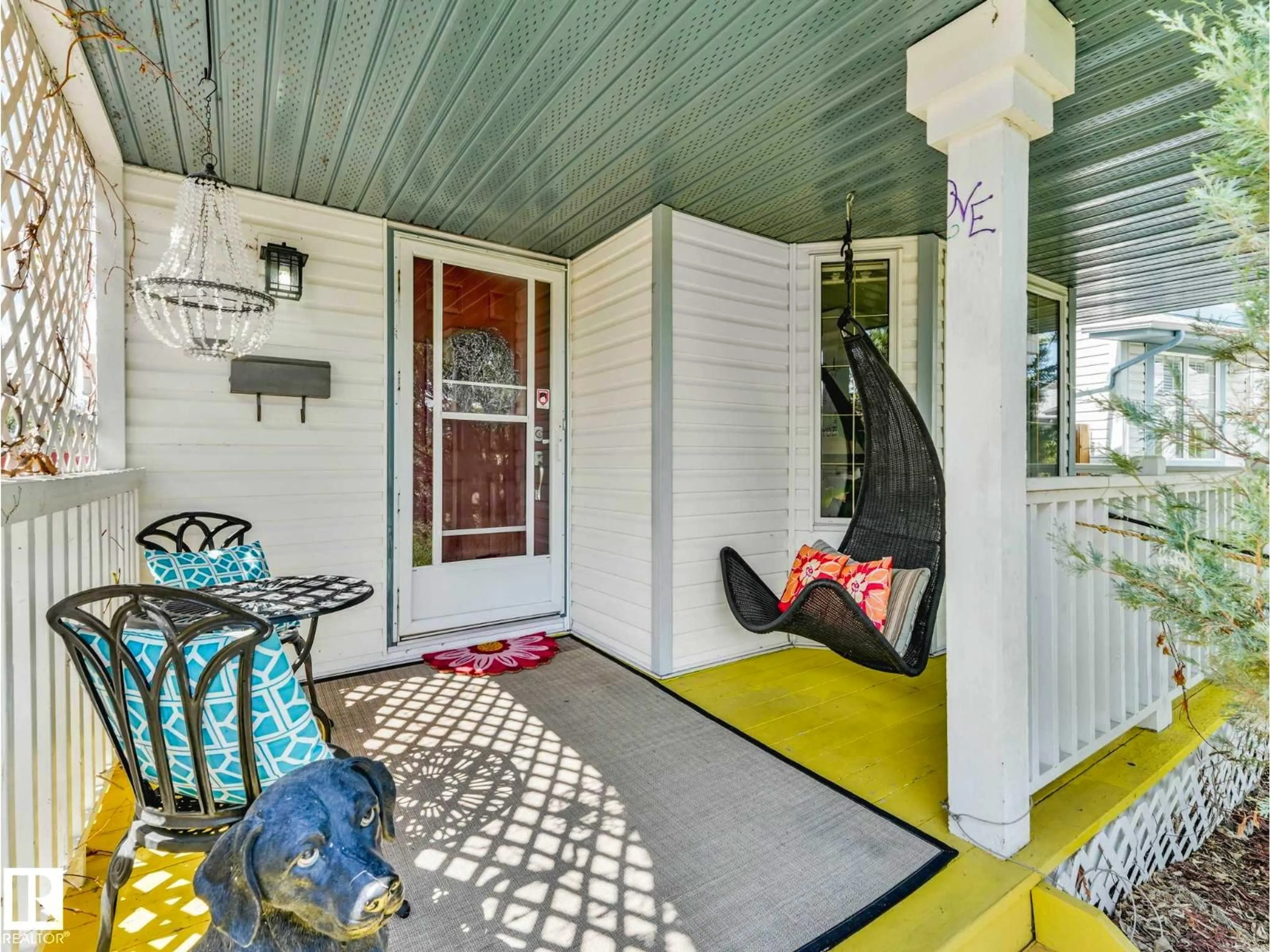 Indoor entryway for NW - 16228 55A ST, Edmonton Alberta T5Y2S8