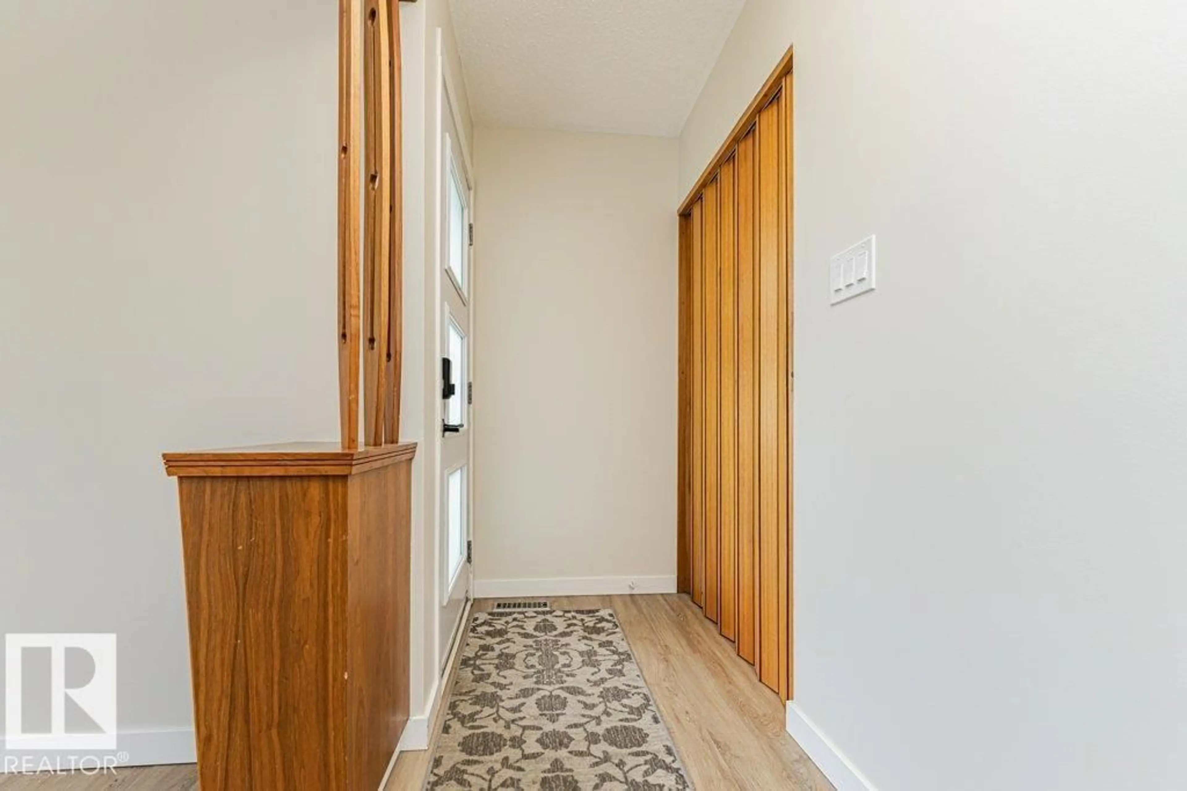 Indoor entryway for NW - 3508 113B ST, Edmonton Alberta T6J1L5