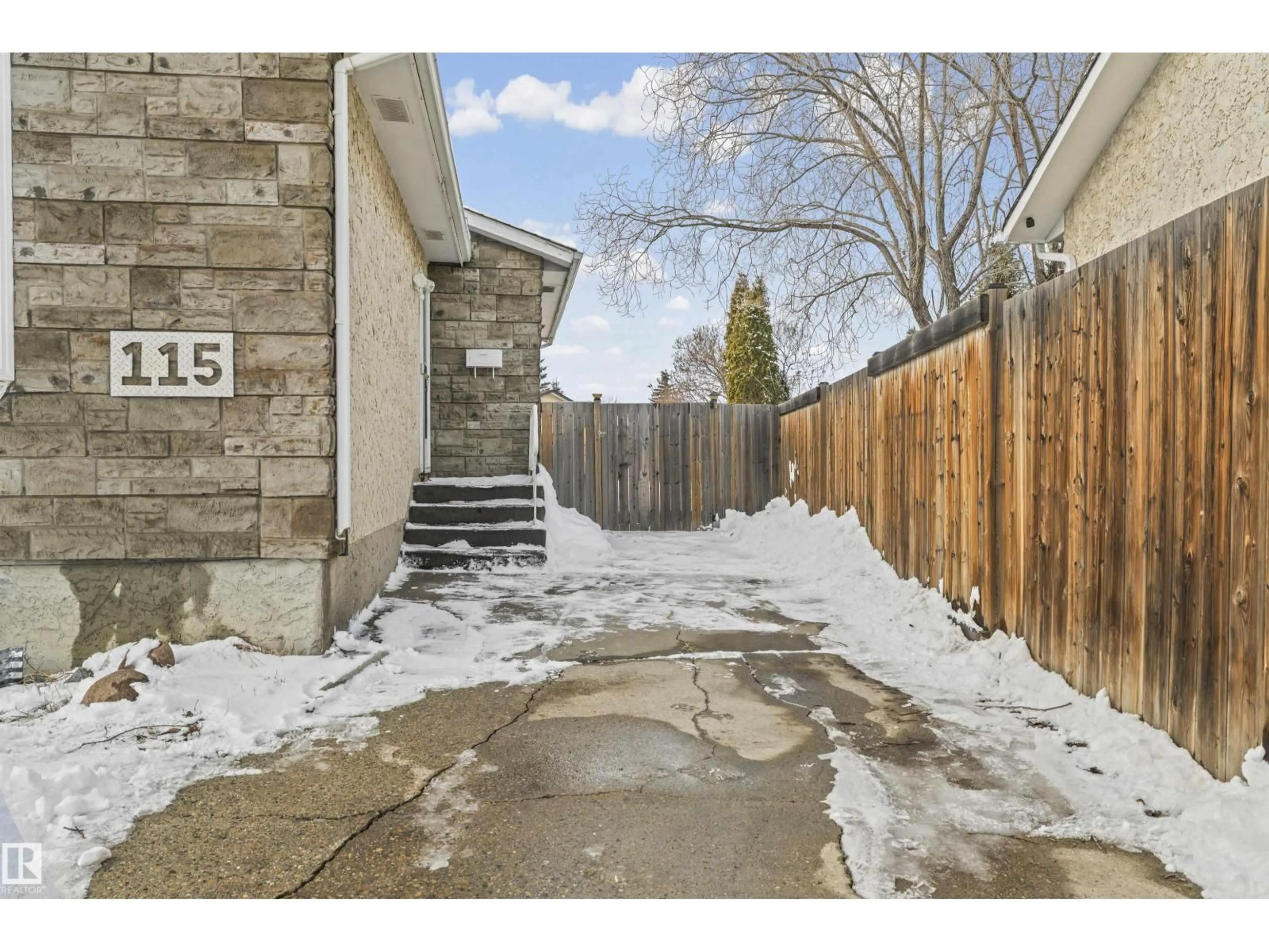Unknown for 115 WARWICK RD, Edmonton Alberta T5X4P7