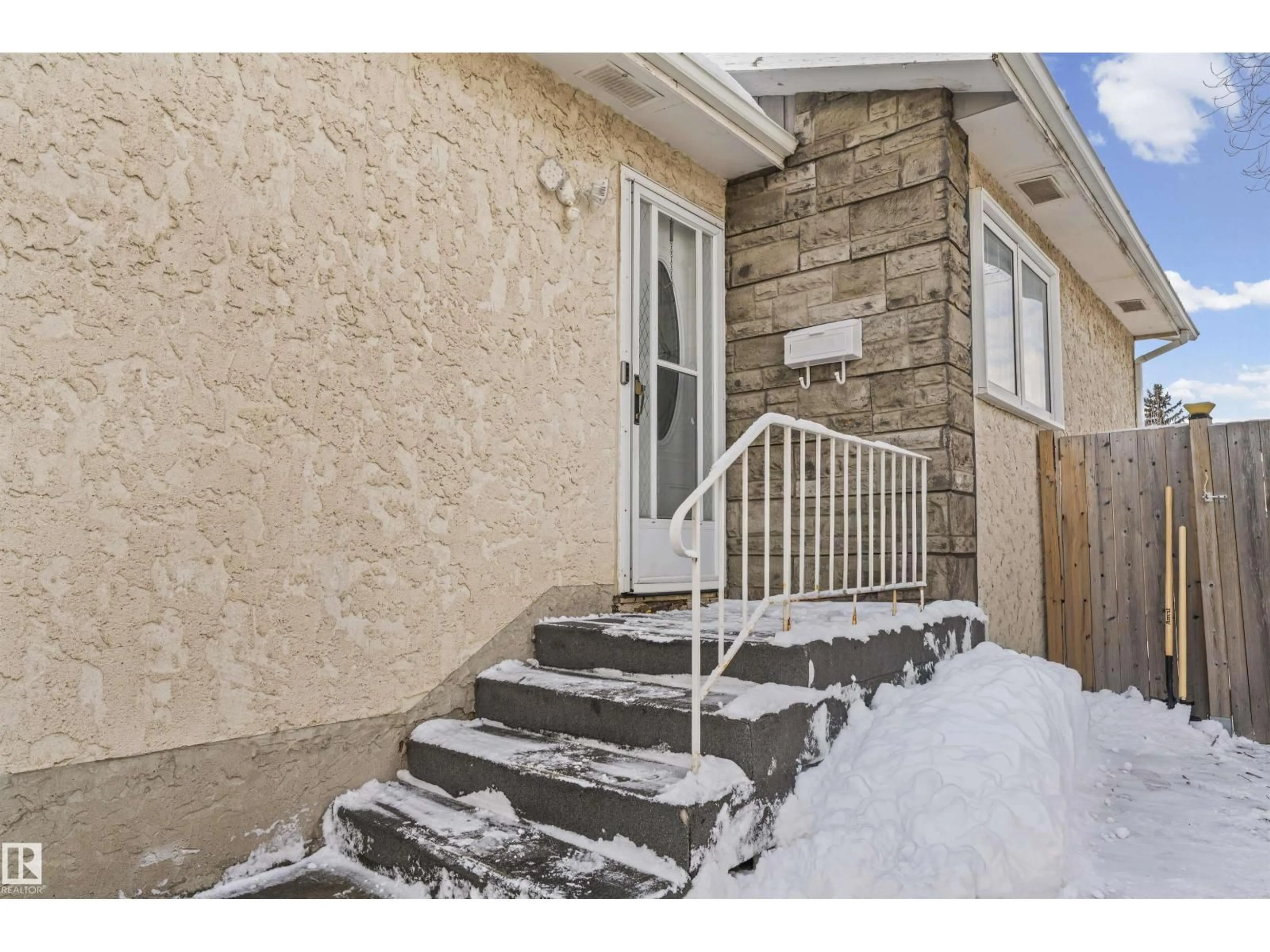 Unknown for 115 WARWICK RD, Edmonton Alberta T5X4P7