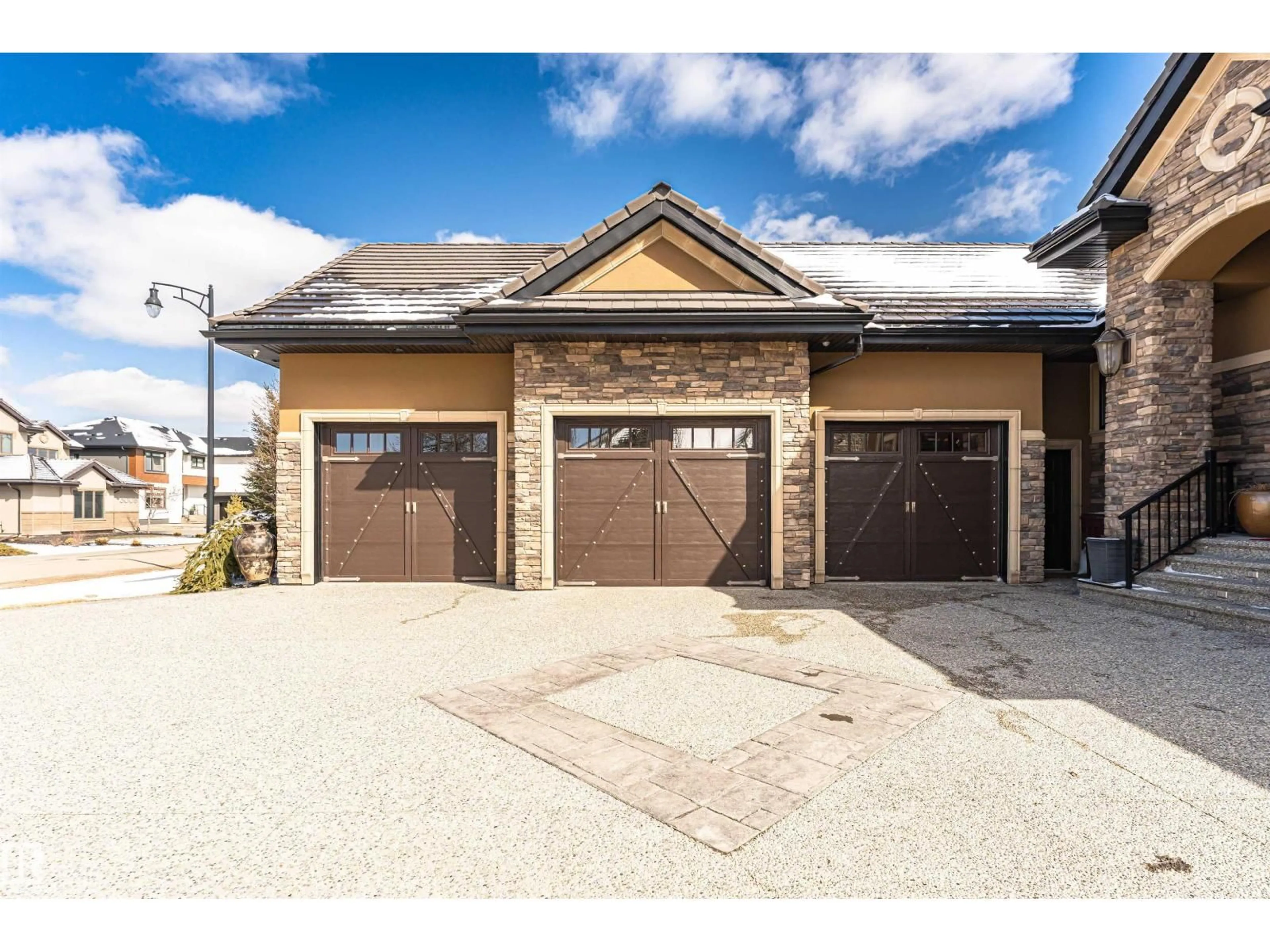 Indoor garage for 3048 WATSON LD, Edmonton Alberta T6W2G4