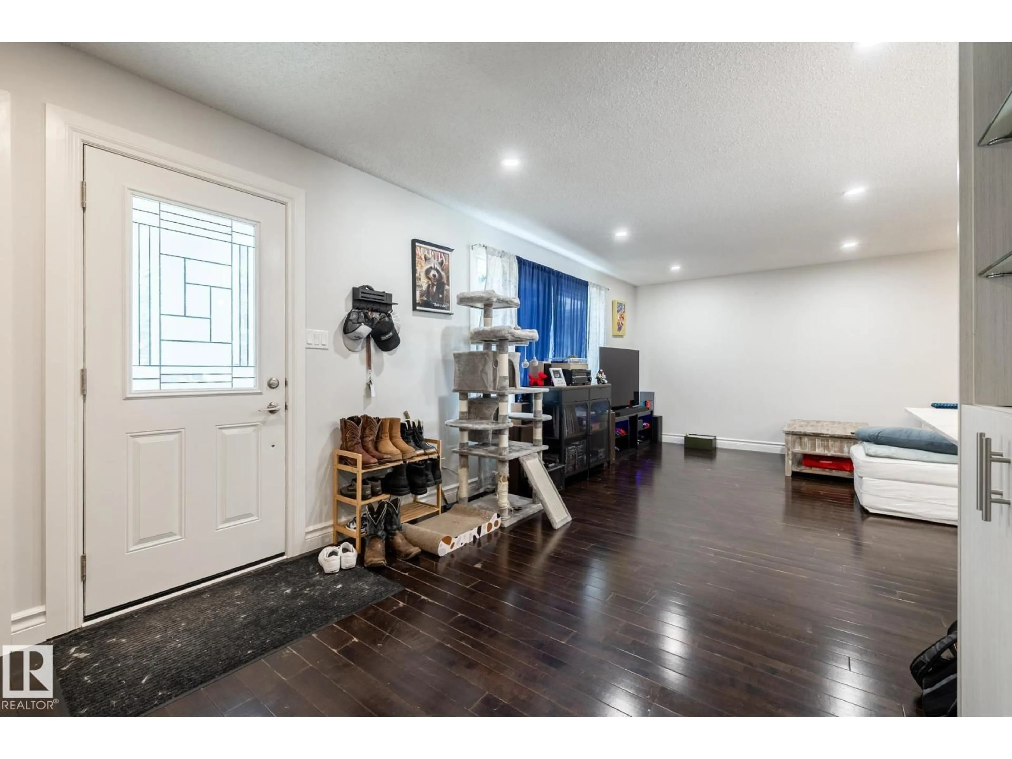 Unknown for 3004 68 ST, Edmonton Alberta T6K1N6