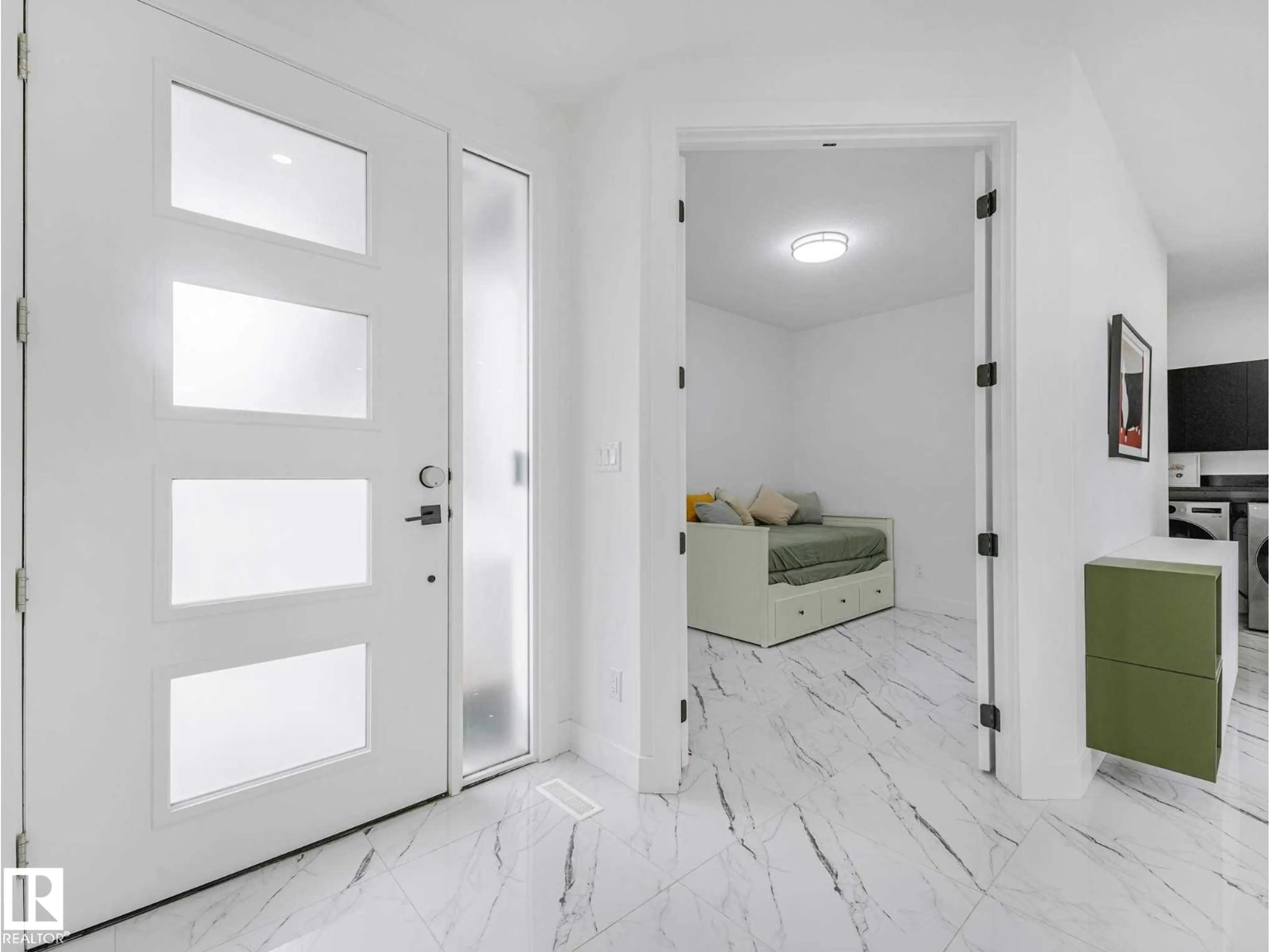 Indoor entryway for SW - 16307 19 AV, Edmonton Alberta T6W5J8