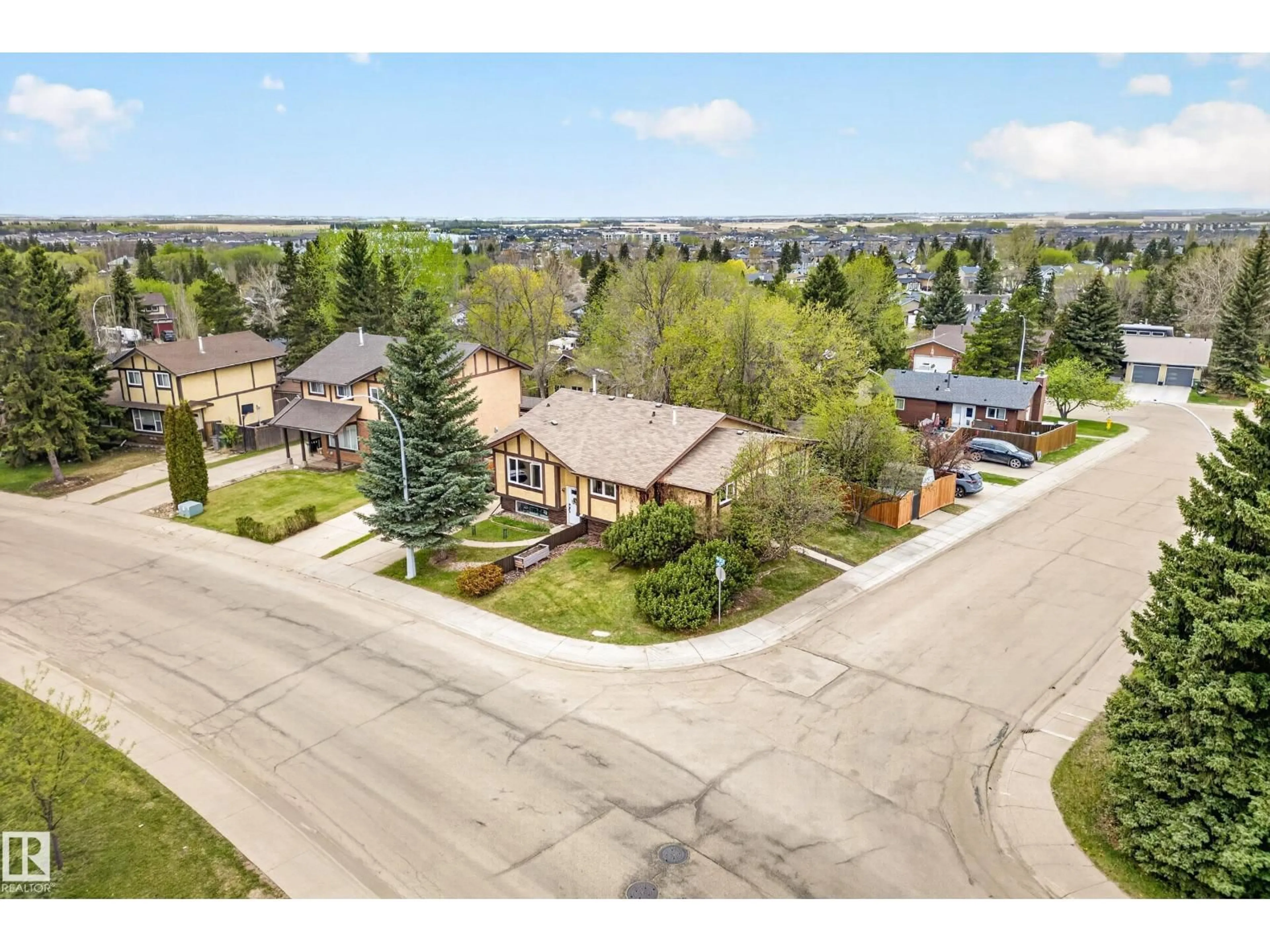 A pic from outside/outdoor area/front of a property/back of a property/a pic from drone, street for 5116 55 ST, Beaumont Alberta T4X1E1