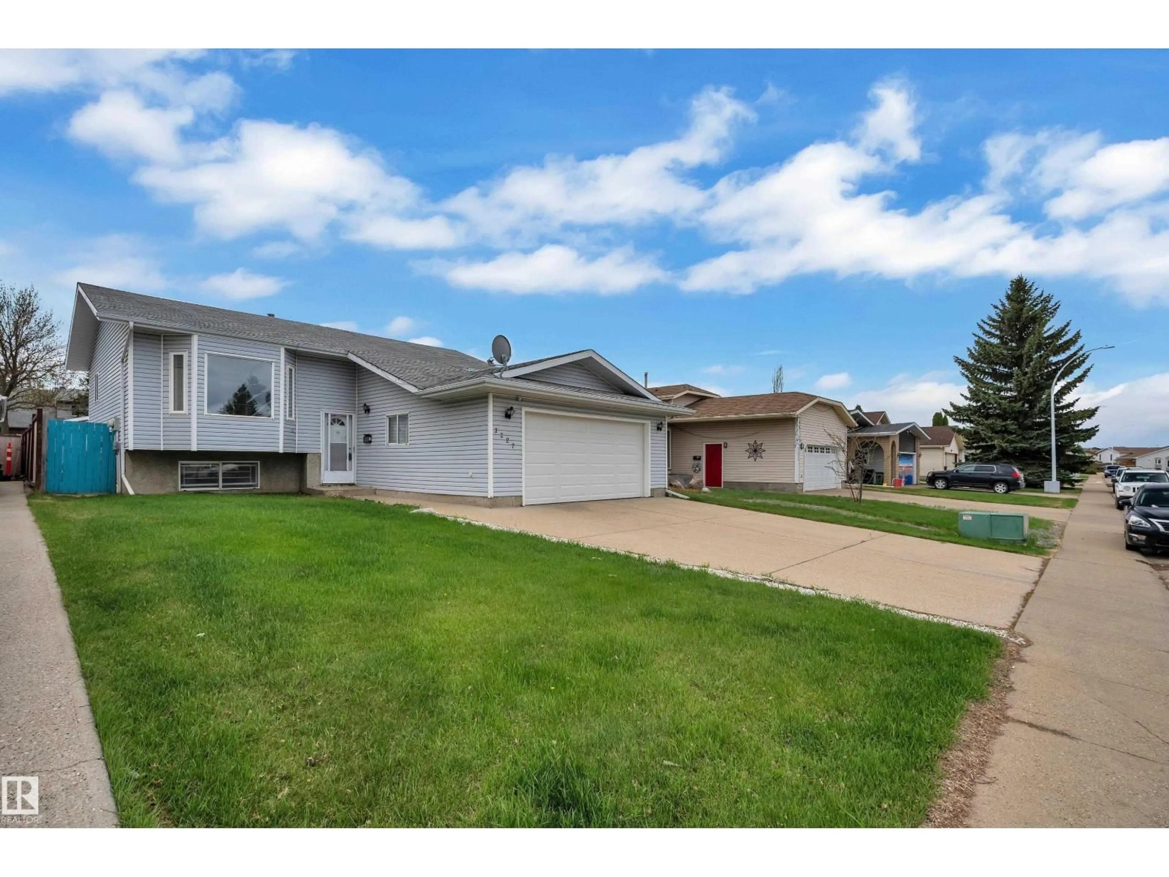 Unknown for 3227 145 AV, Edmonton Alberta T5Y2E9