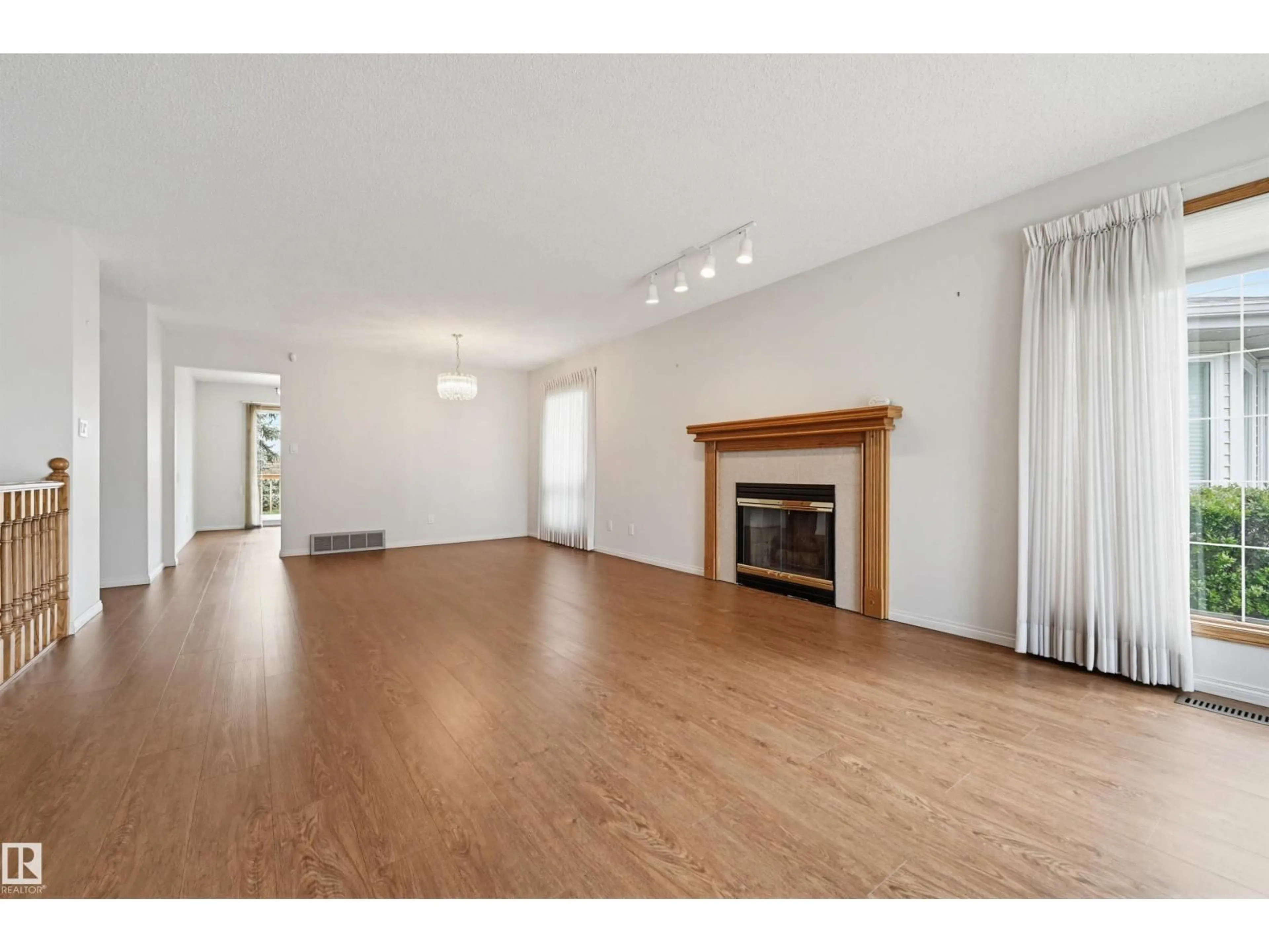 A pic of a room for 604 REVELL WD, Edmonton Alberta T6R2H9
